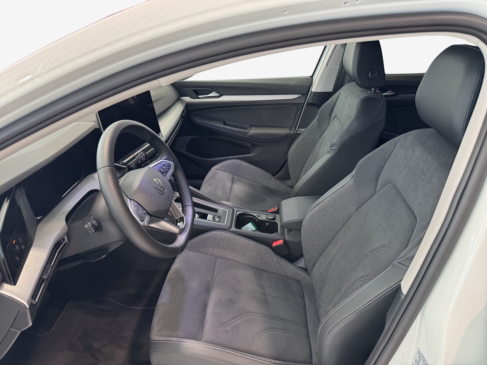 VW Golf 1.5 e TSI mHEV United DSG-image-7