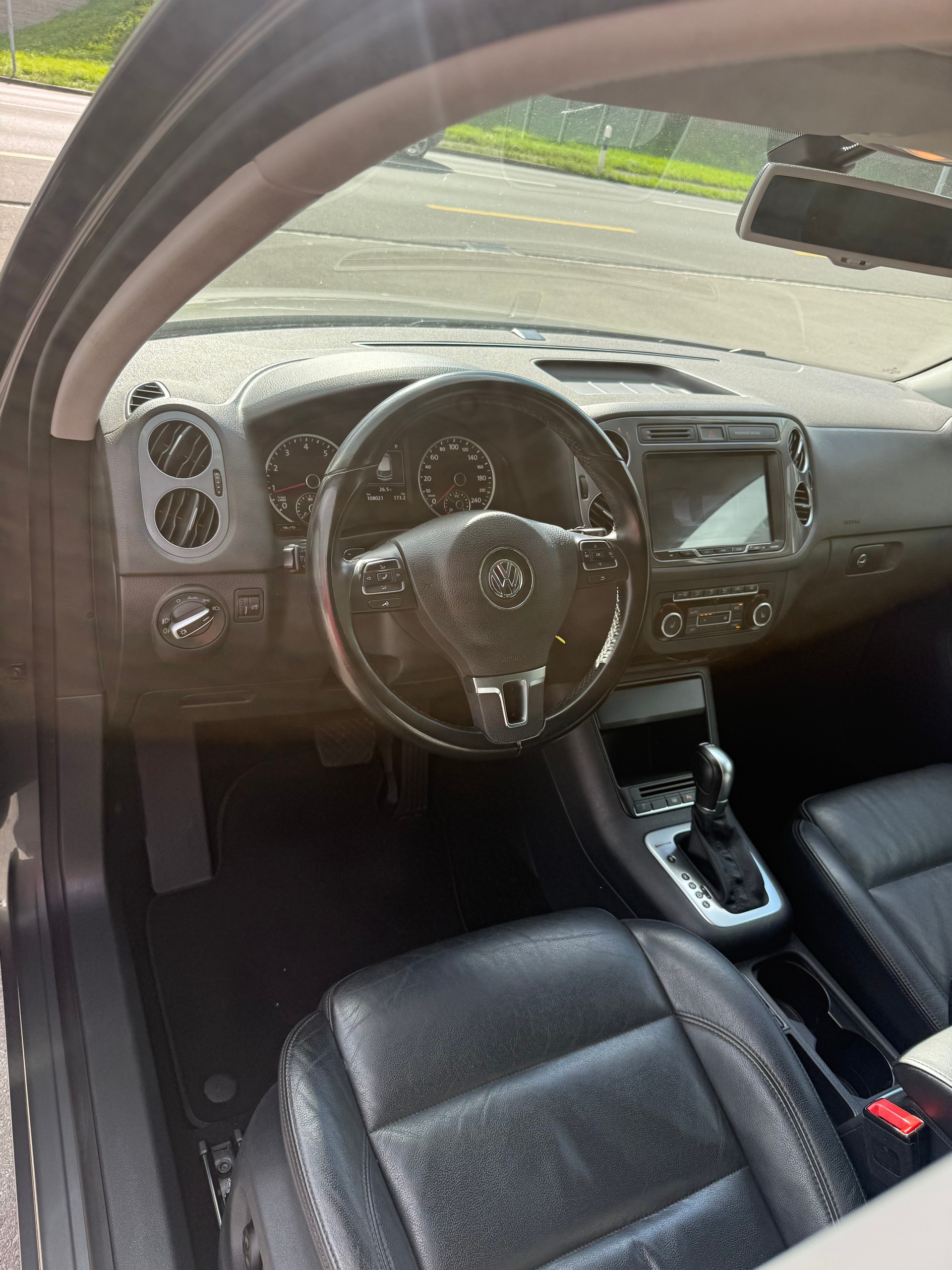 VW Tiguan 2.0 TSI Design 4Motion DSG-image-5