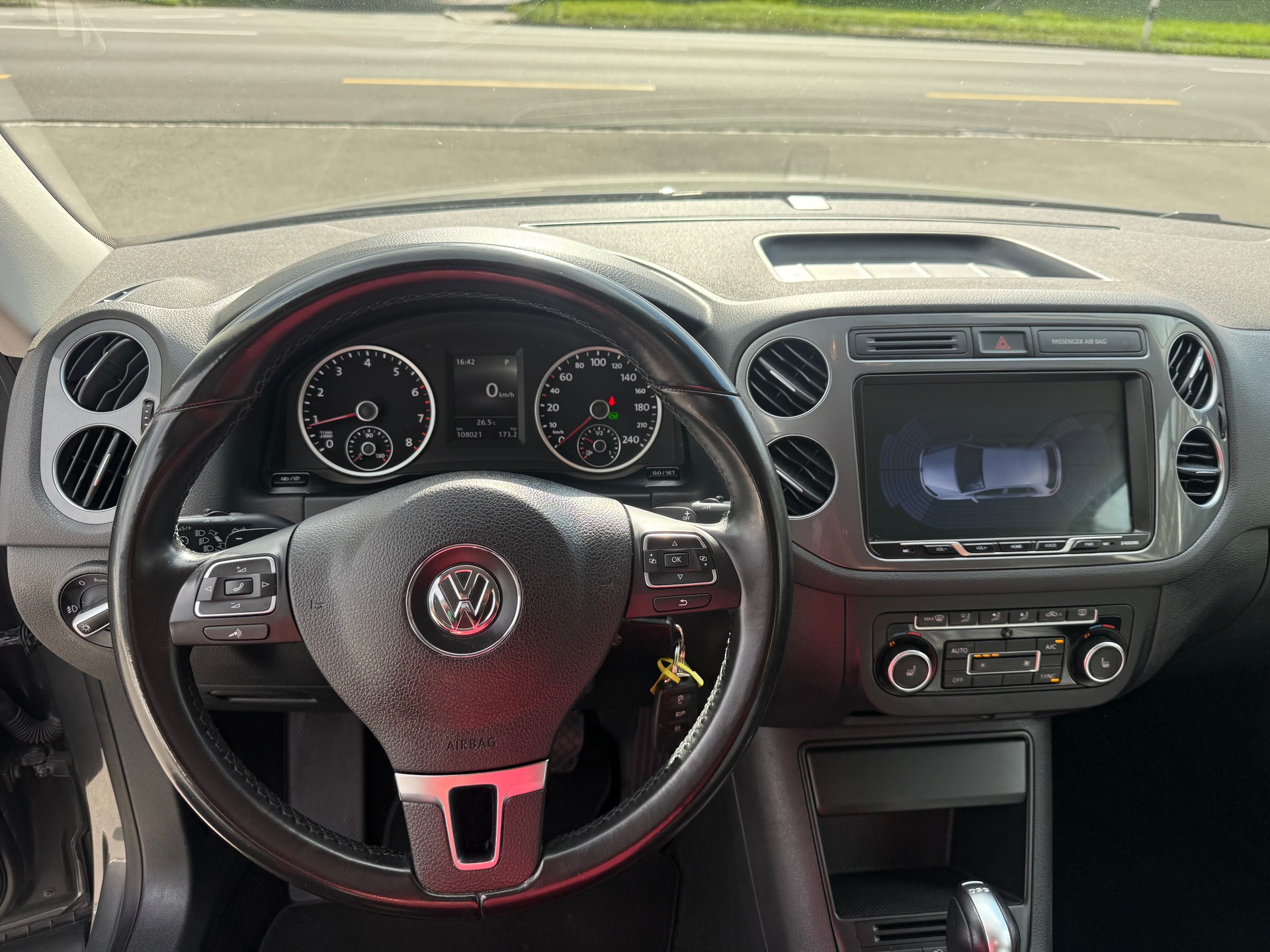 VW Tiguan 2.0 TSI Design 4Motion DSG-image-7