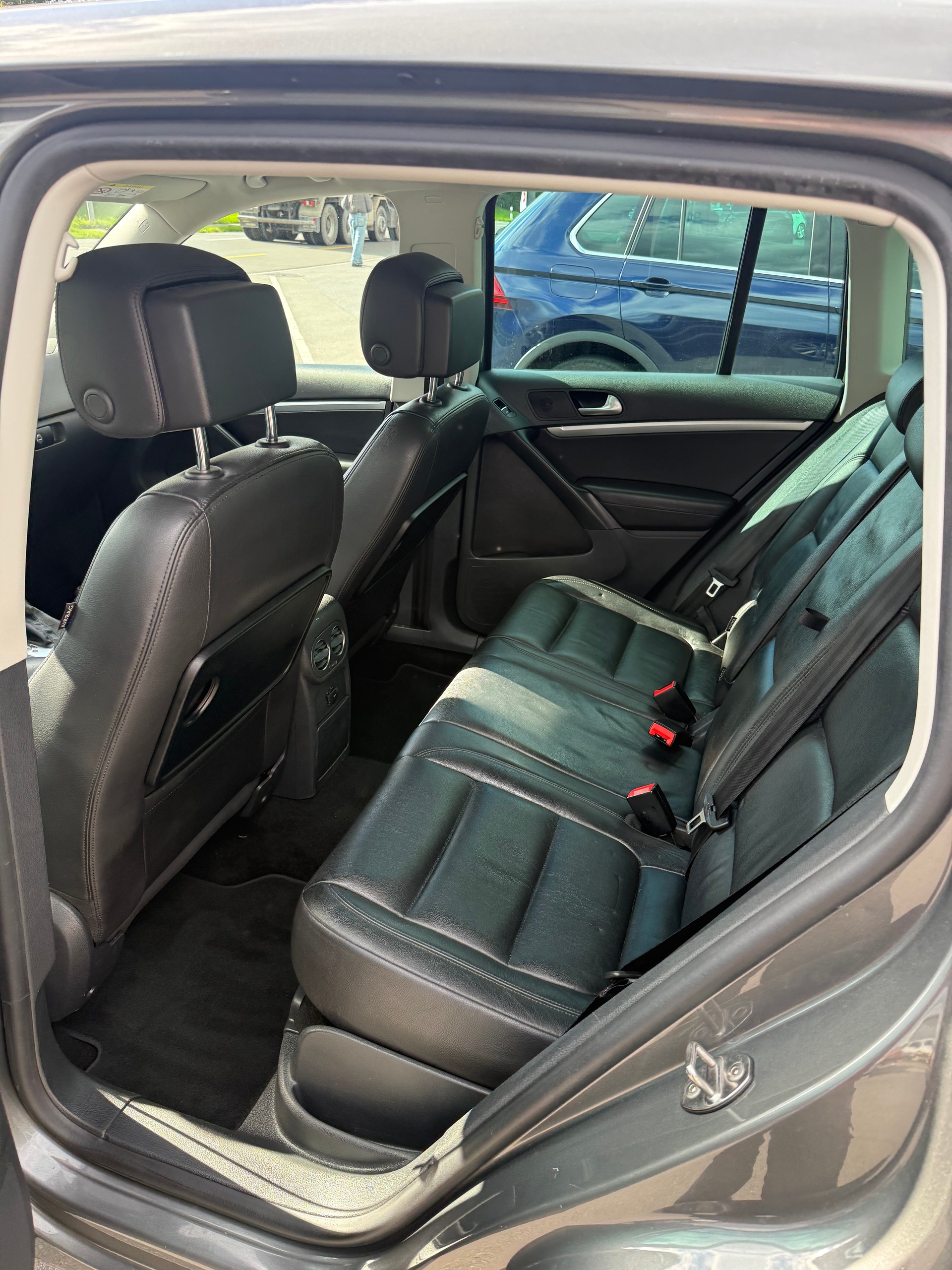 VW Tiguan 2.0 TSI Design 4Motion DSG-image-12