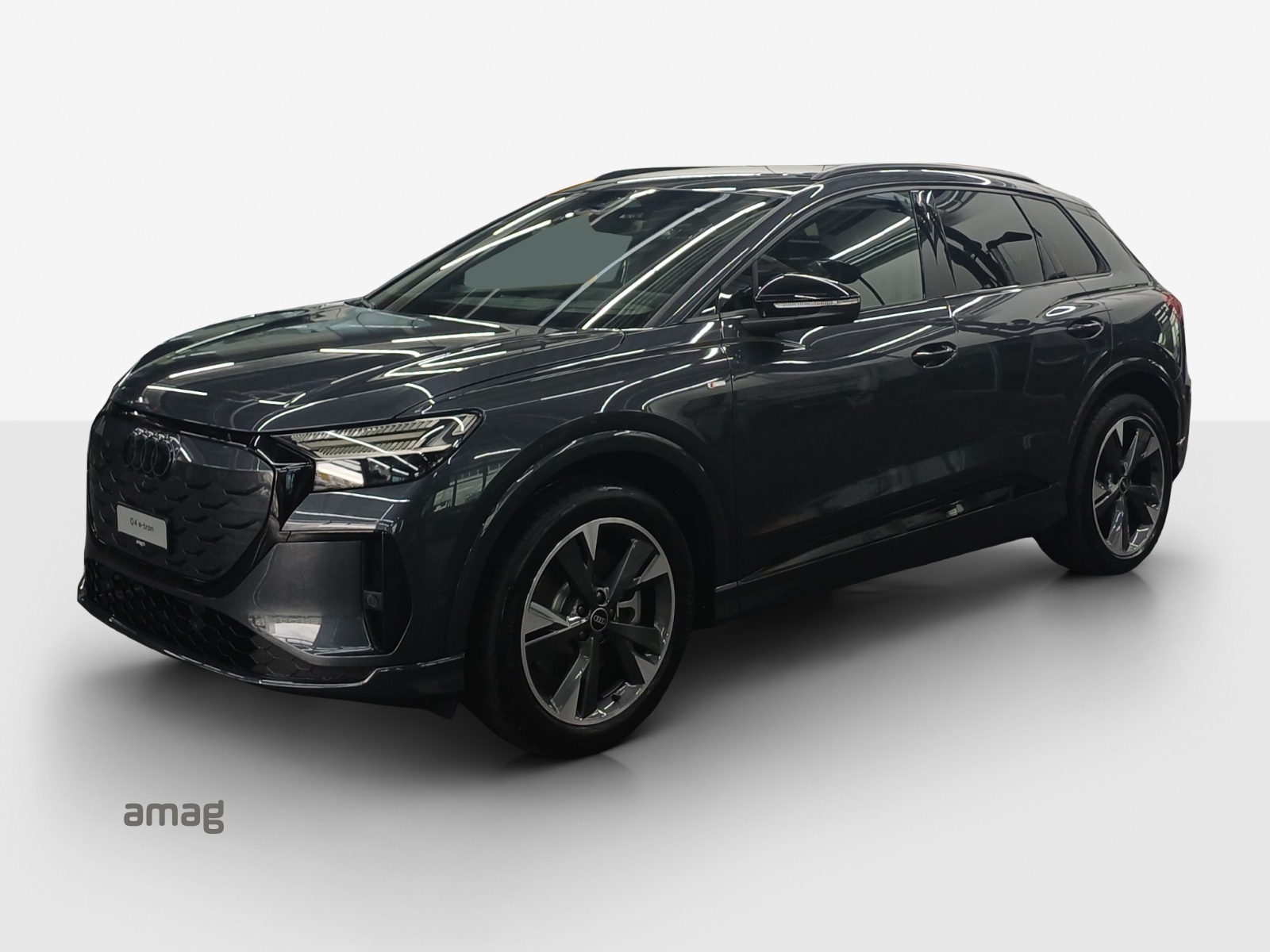 AUDI Q4 e-tron SUV quattro performance Swiss Ski