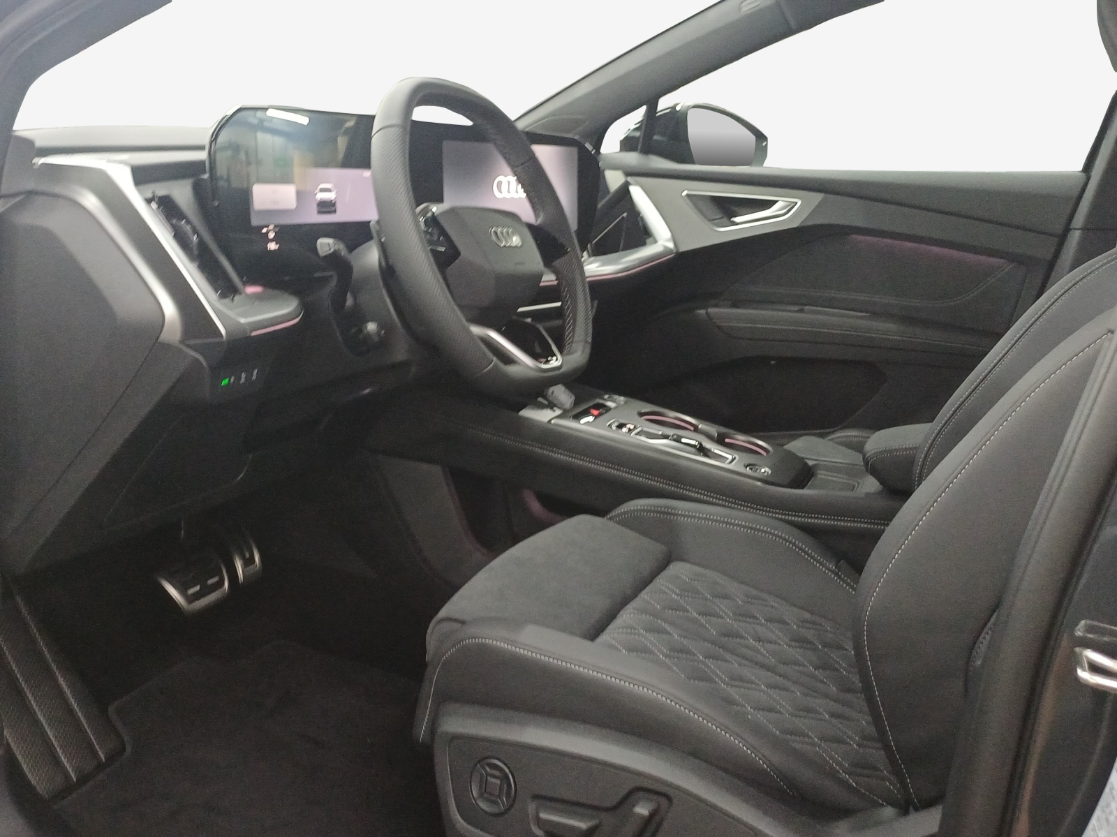AUDI Q4 e-tron SUV quattro performance Swiss Ski-image-14