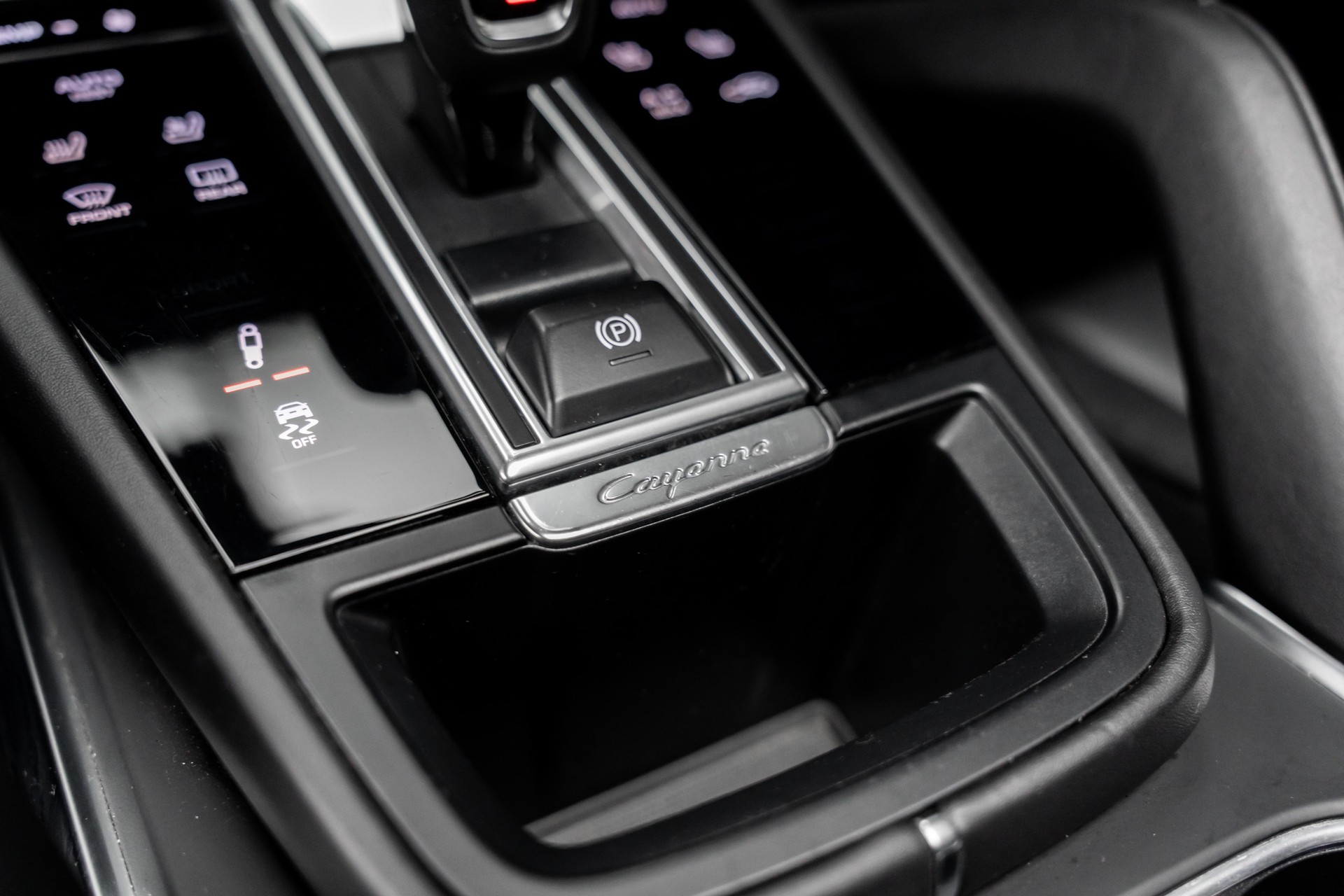 PORSCHE Cayenne Turbo-image-15