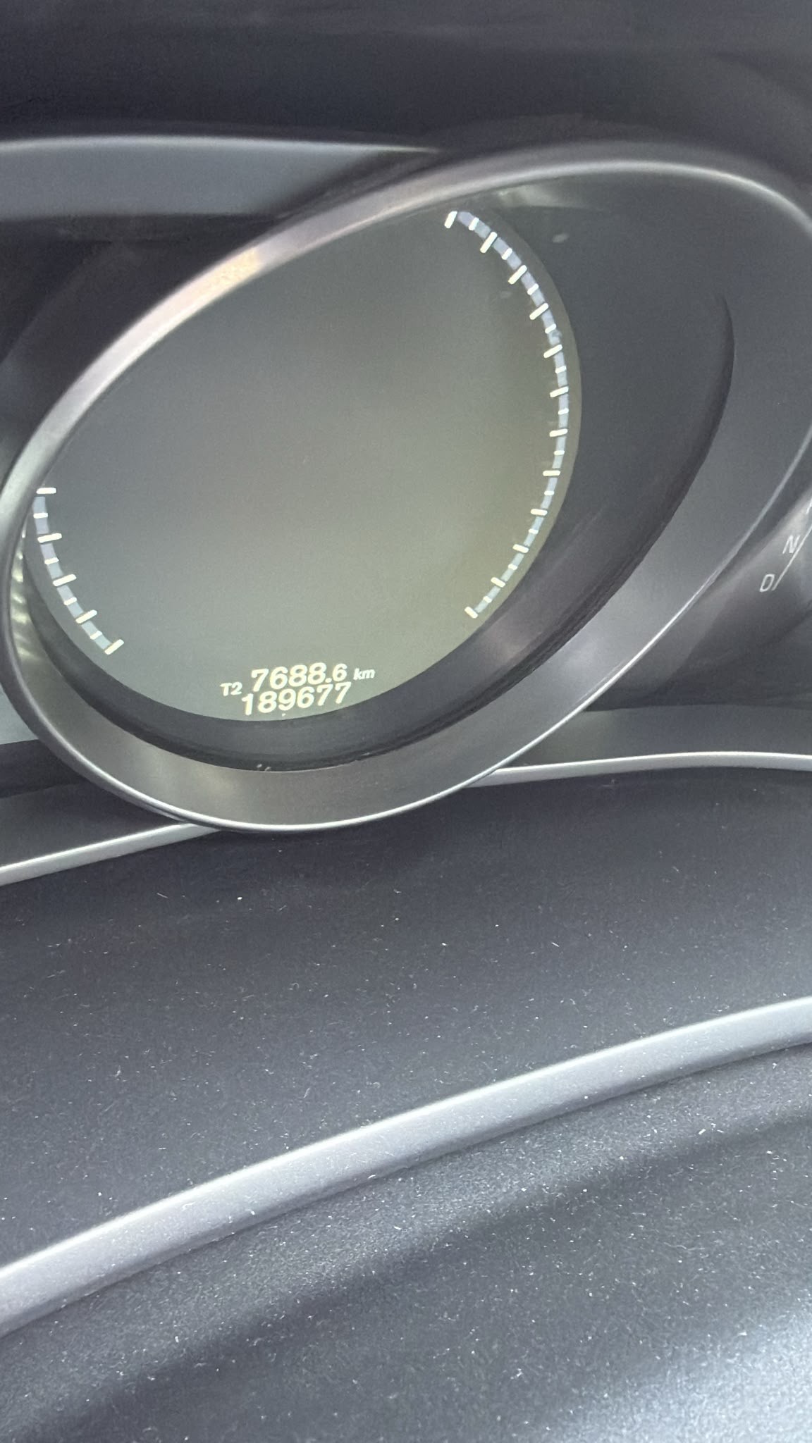 VOLVO V40 D3 Momentum R-Design Geartronic-image-3