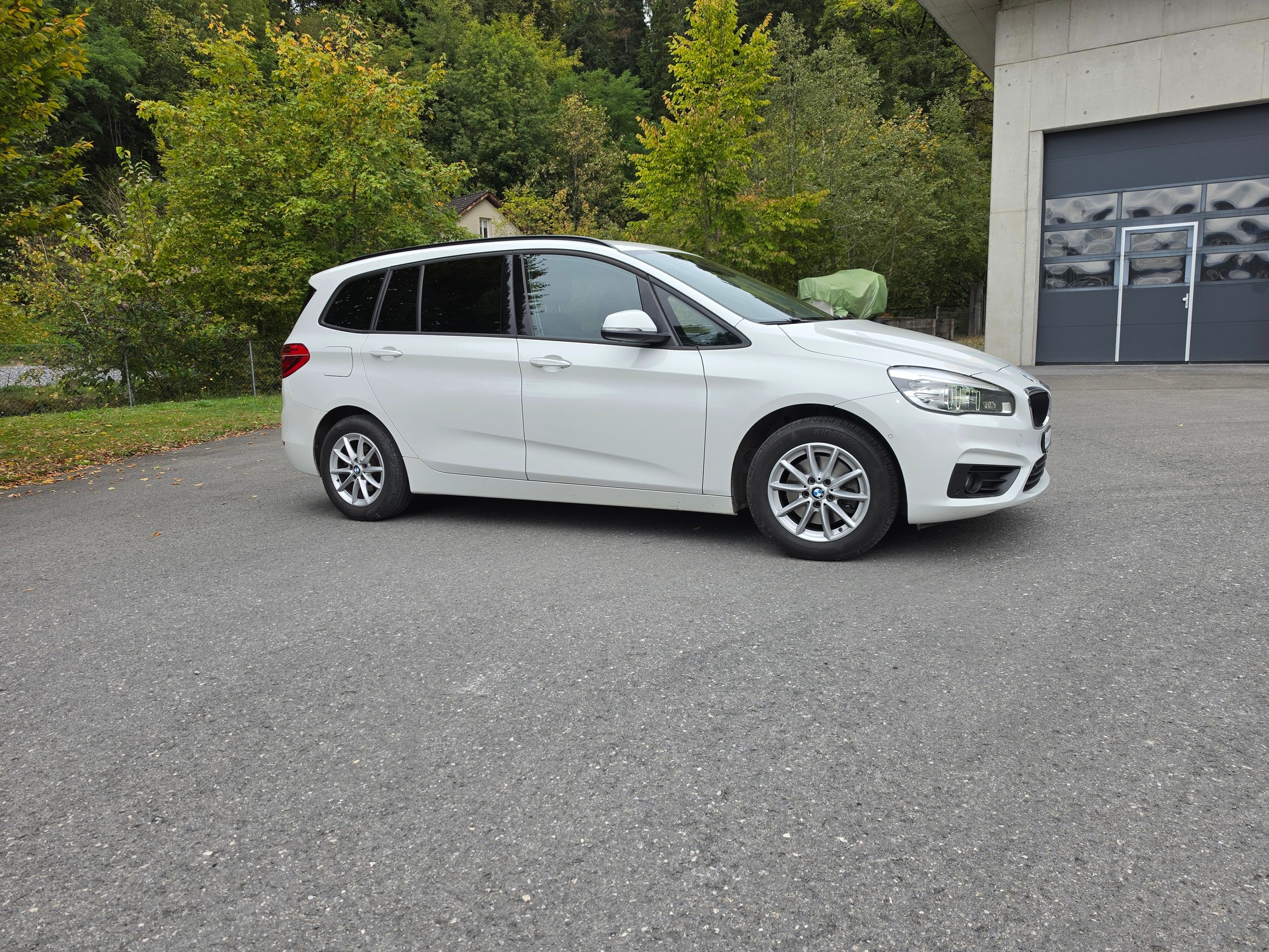 BMW 218d Gran Tourer Steptronic-image-7