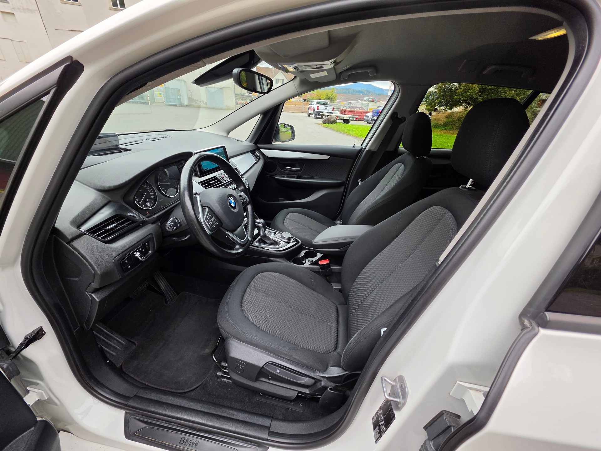 BMW 218d Gran Tourer Steptronic-image-19