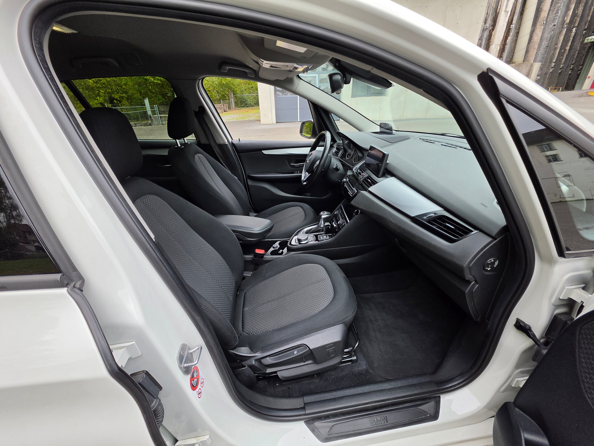 BMW 218d Gran Tourer Steptronic-image-18