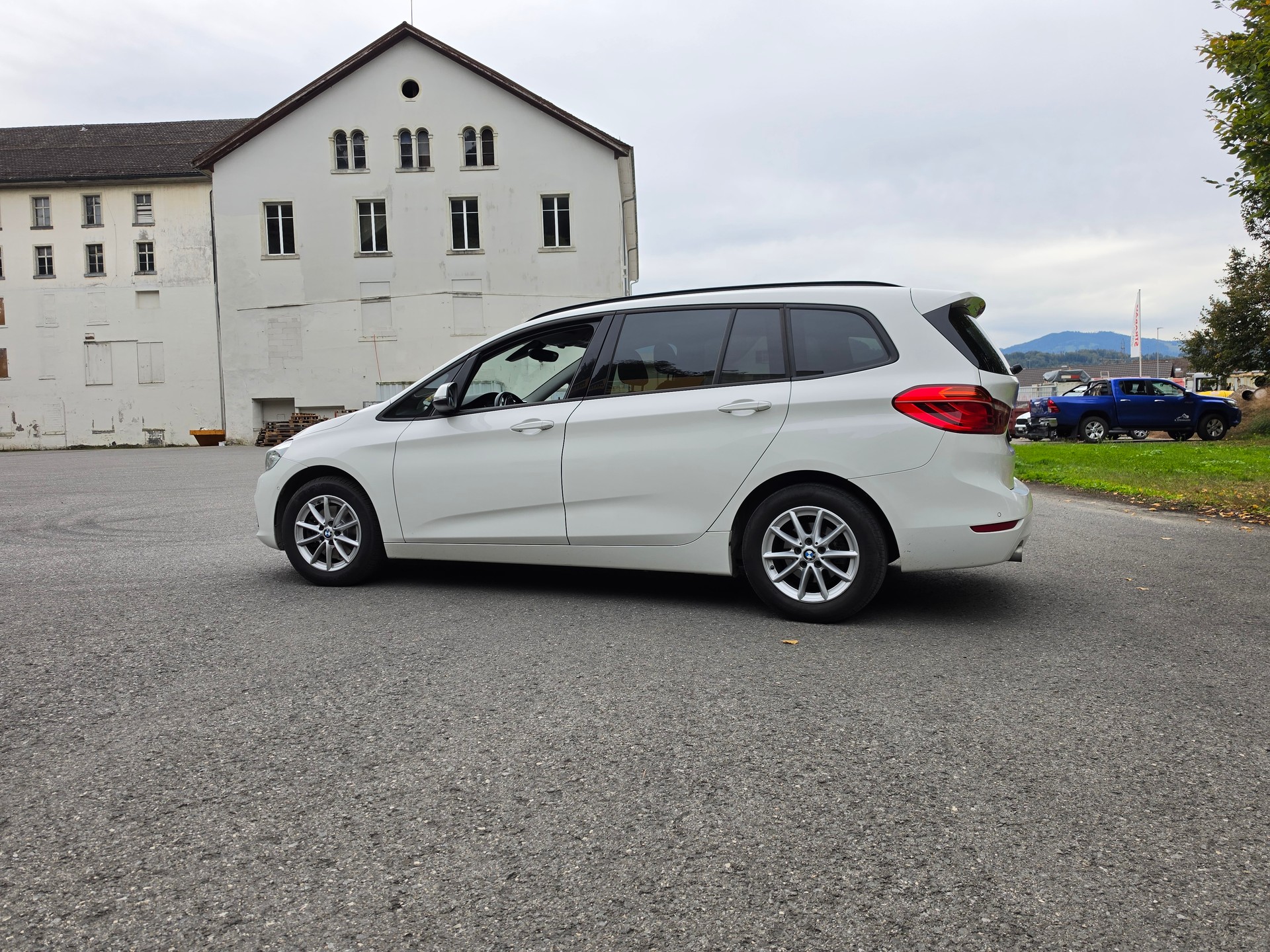 BMW 218d Gran Tourer Steptronic-image-11