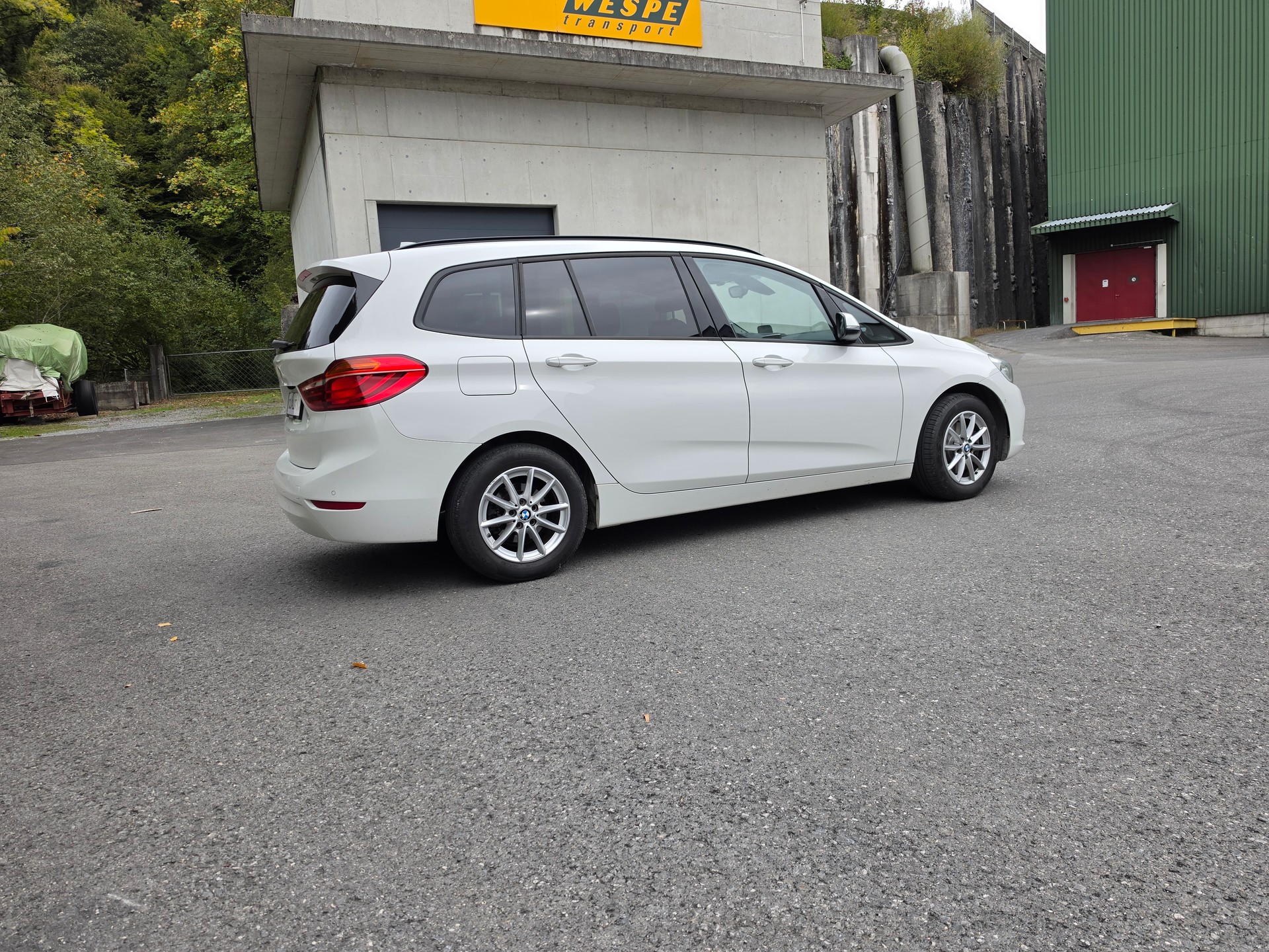 BMW 218d Gran Tourer Steptronic-image-12
