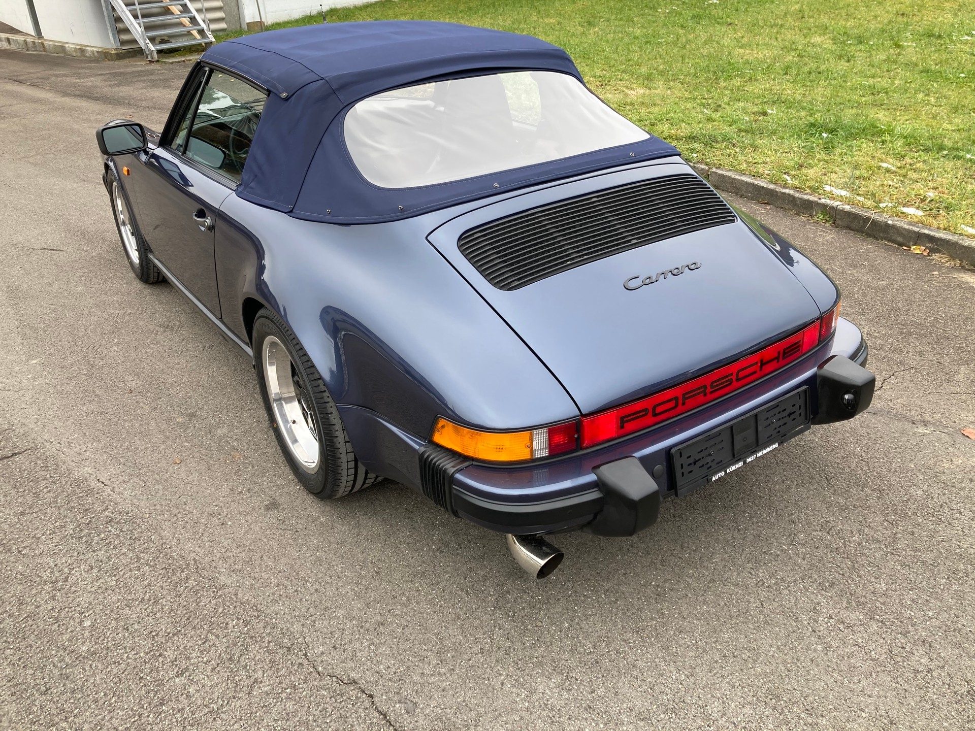 PORSCHE 911 Carrera Cabrio-image-14