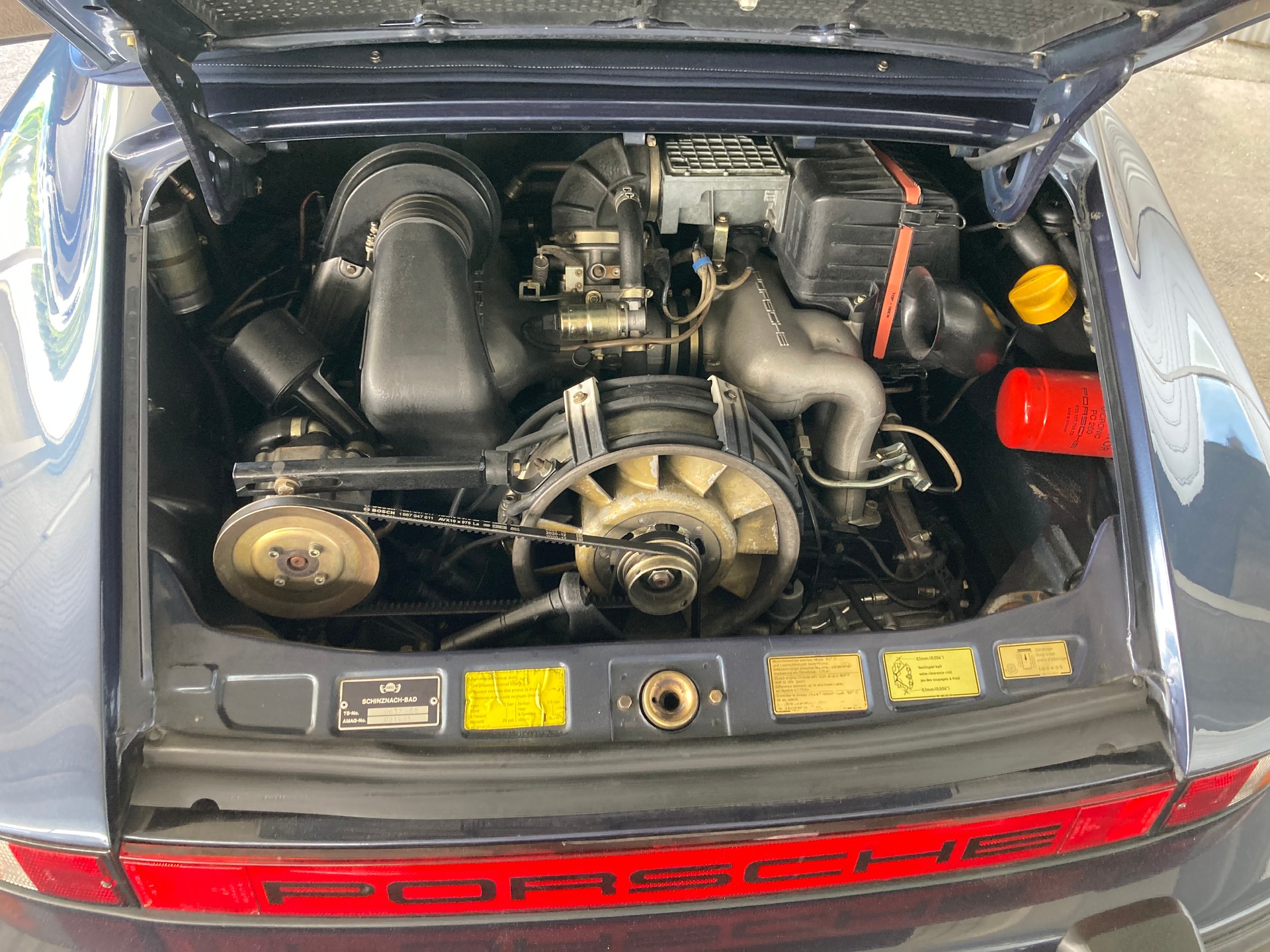 PORSCHE 911 Carrera Cabrio-image-12