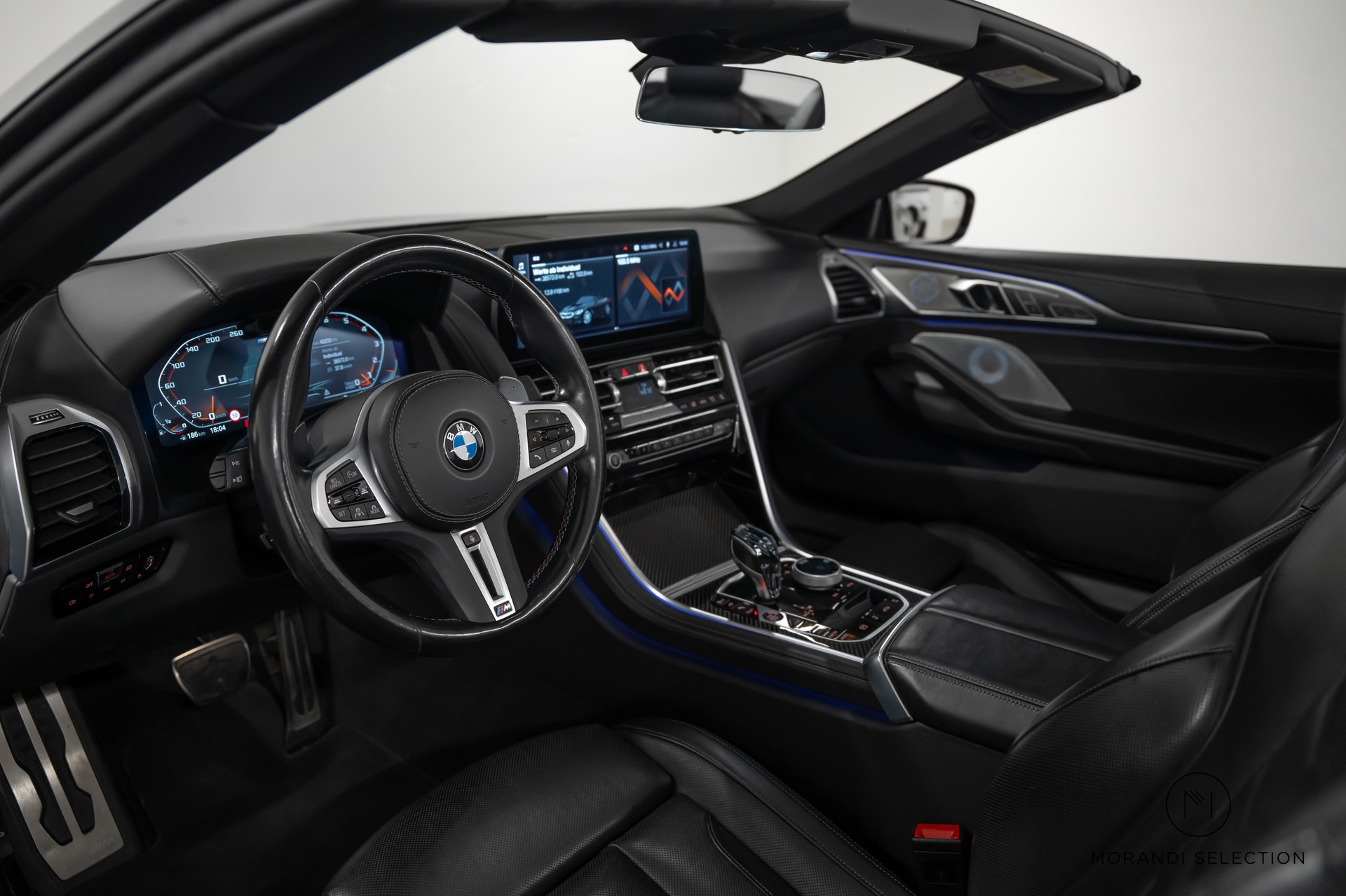 BMW M850i xDrive Cabriolet-image-13