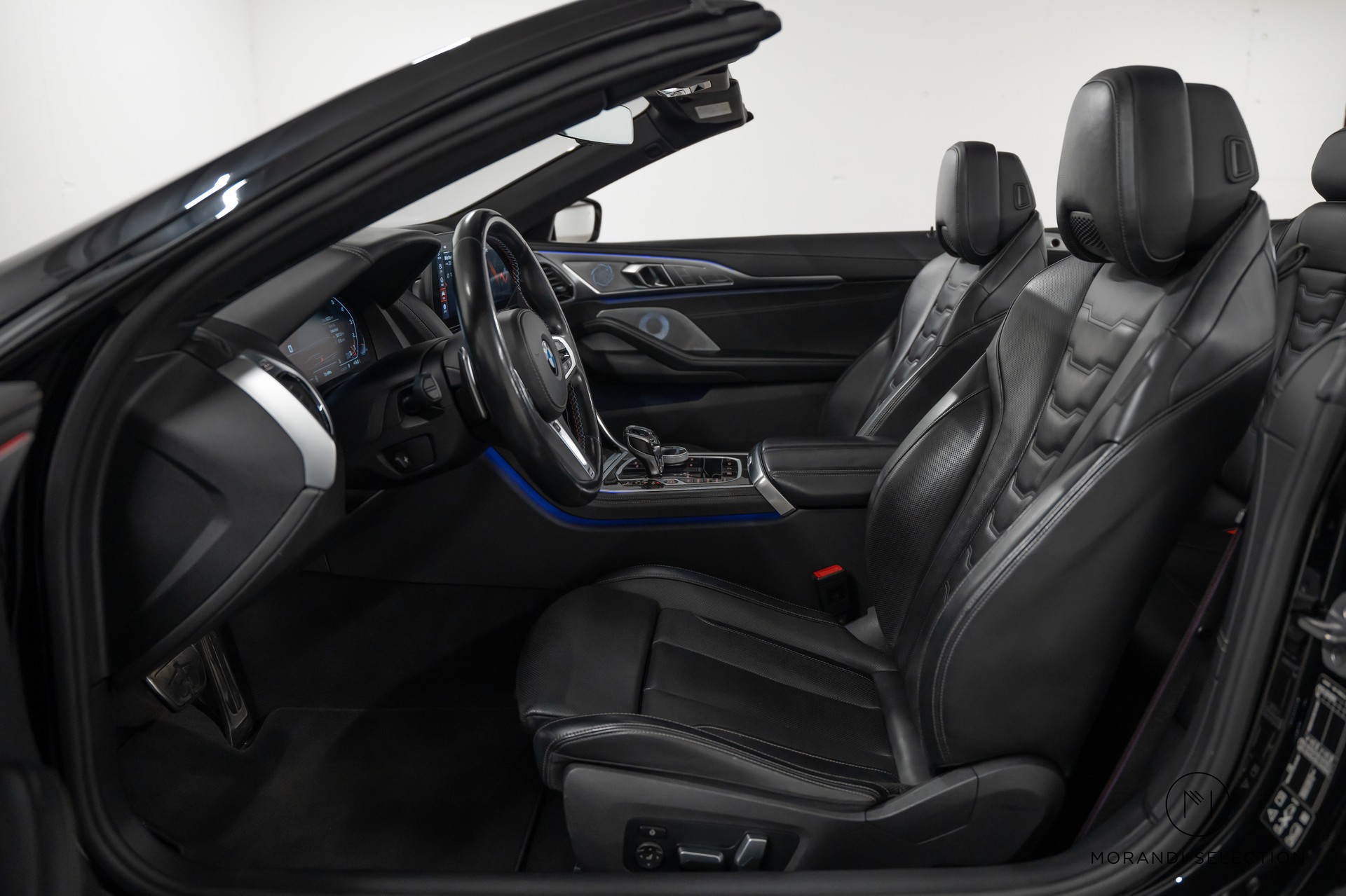 BMW M850i xDrive Cabriolet-image-24