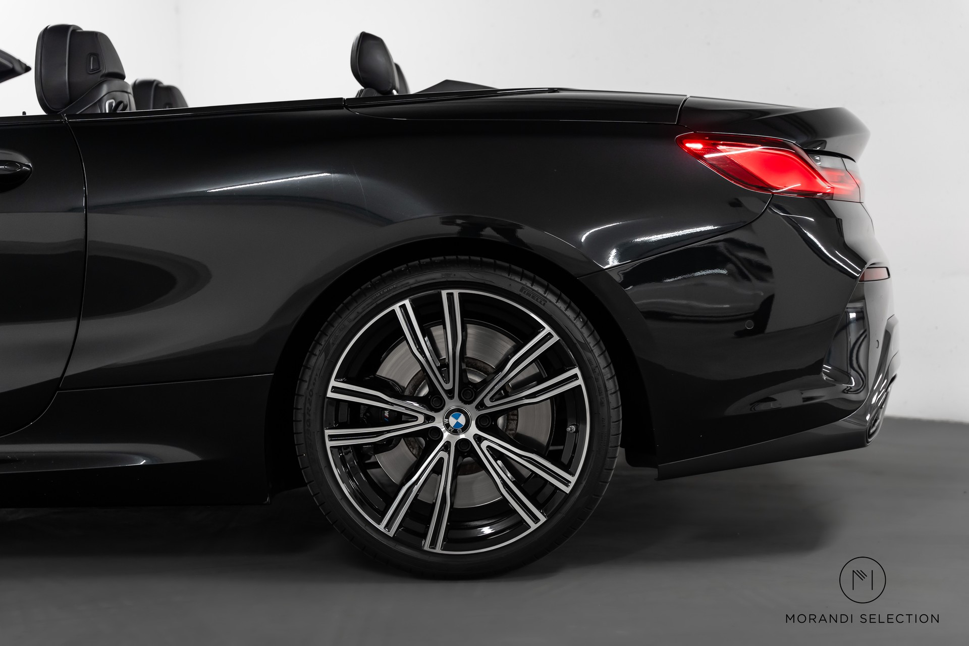 BMW M850i xDrive Cabriolet-image-3