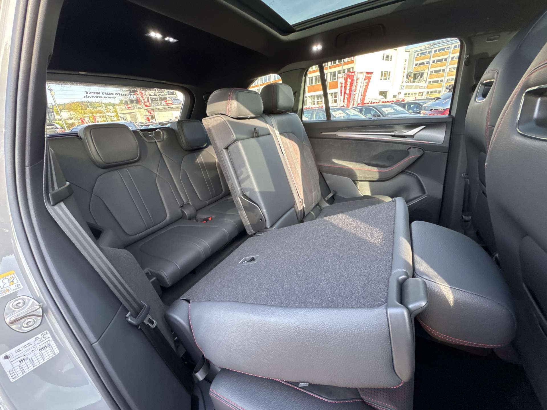 SKODA Kodiaq 2.0 TSi RS 266PS 7-Plätzer 4x4 DSG-Automat-image-6