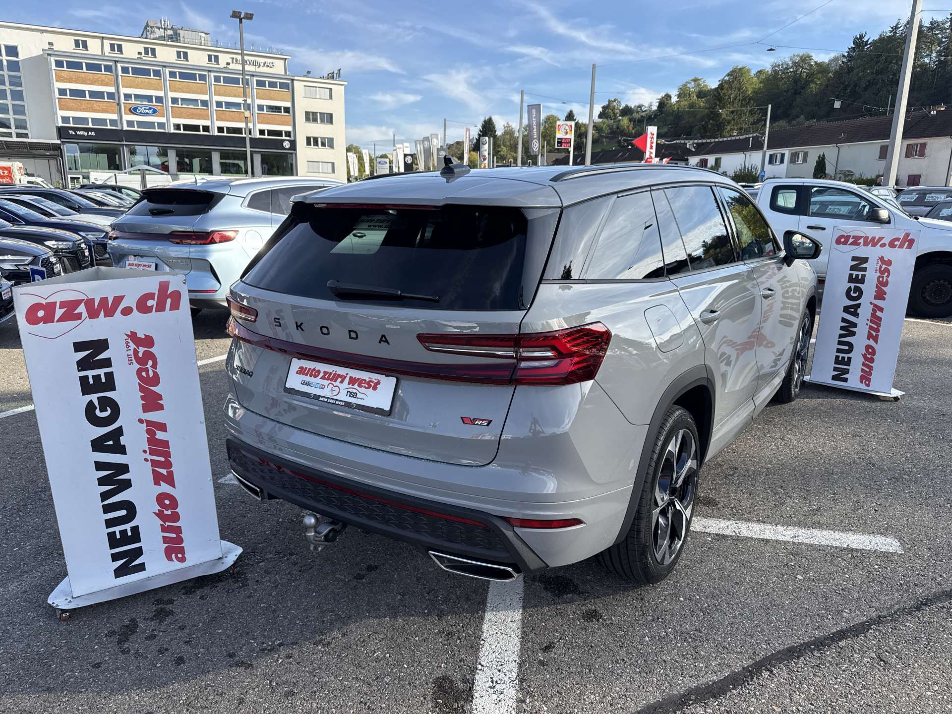 SKODA Kodiaq 2.0 TSi RS 266PS 7-Plätzer 4x4 DSG-Automat-image-2