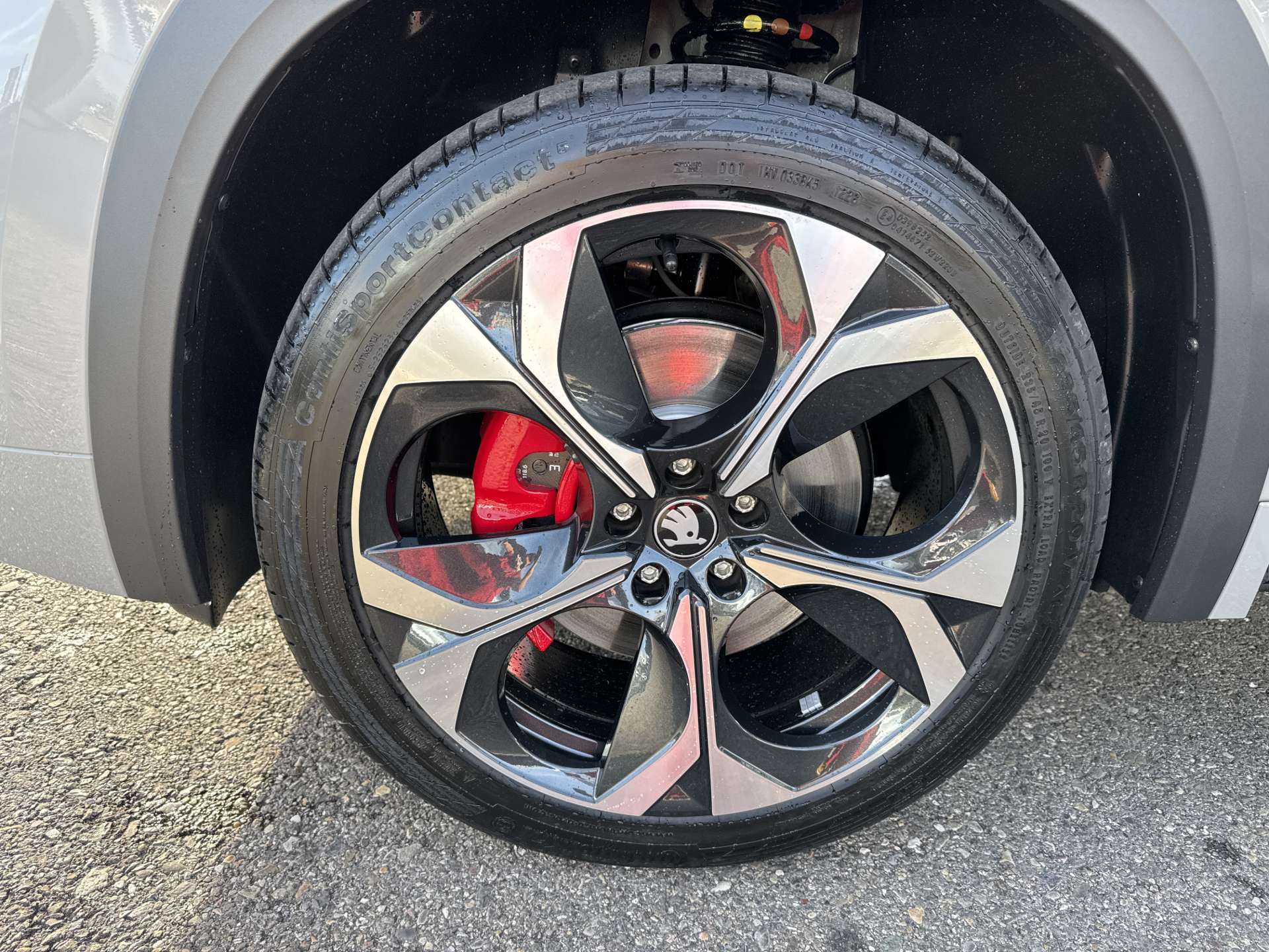 SKODA Kodiaq 2.0 TSi RS 266PS 7-Plätzer 4x4 DSG-Automat-image-8