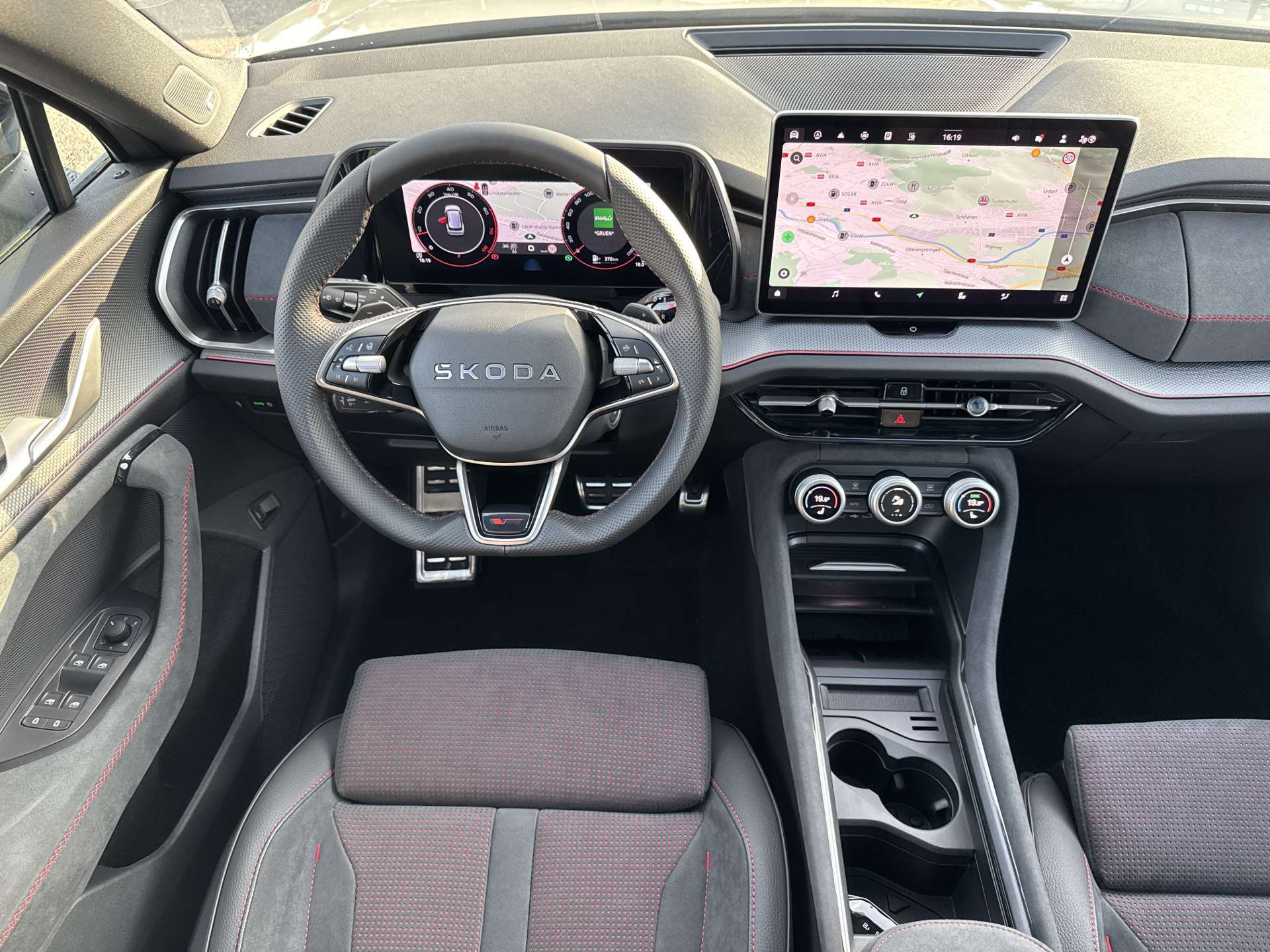 SKODA Kodiaq 2.0 TSi RS 266PS 7-Plätzer 4x4 DSG-Automat-image-4