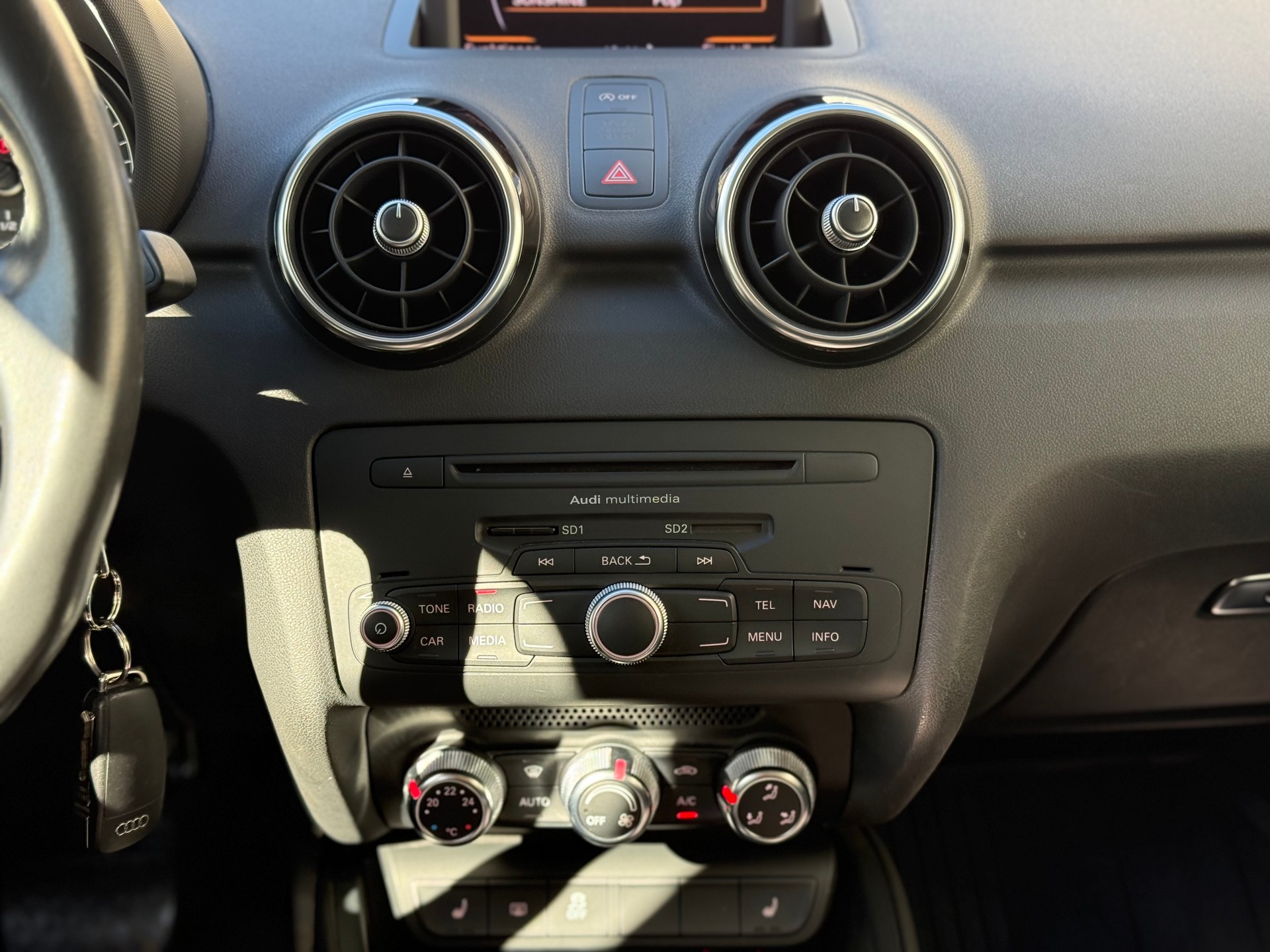 AUDI A1 Sportback 1.4 TFSI Ambition S-tronic-image-16