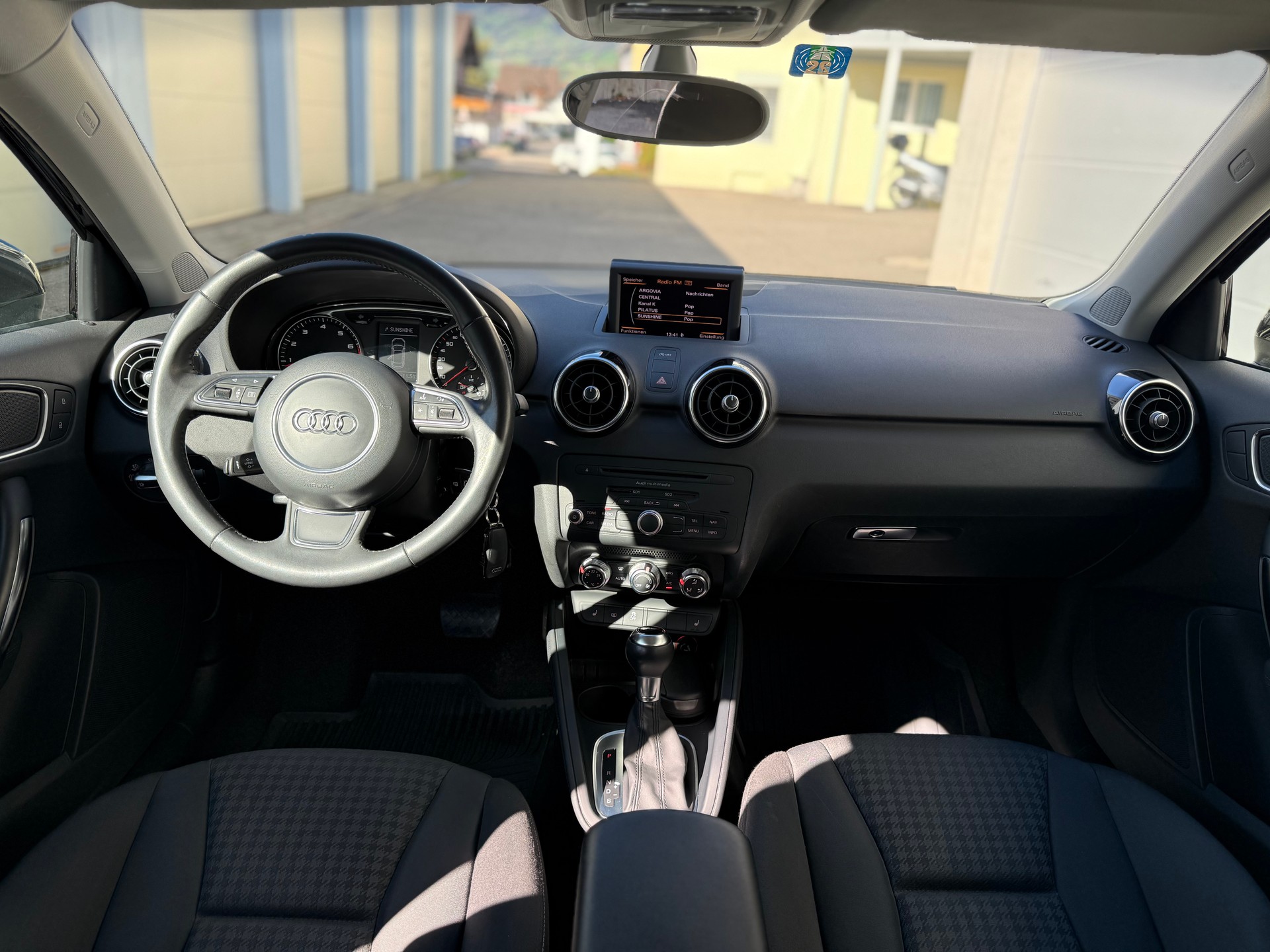 AUDI A1 Sportback 1.4 TFSI Ambition S-tronic-image-19