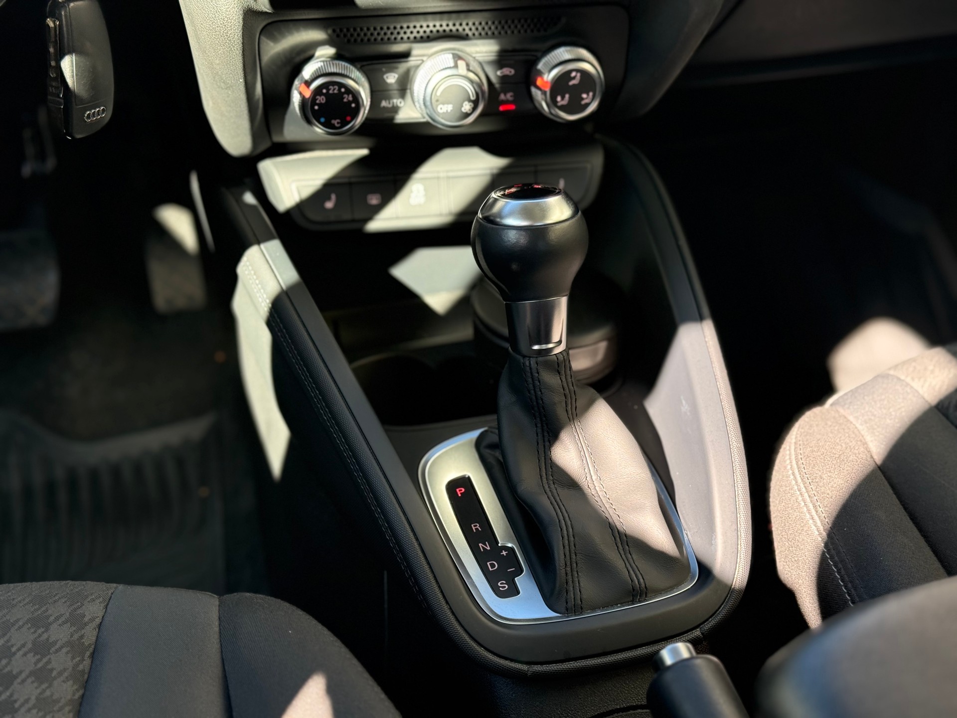 AUDI A1 Sportback 1.4 TFSI Ambition S-tronic-image-18
