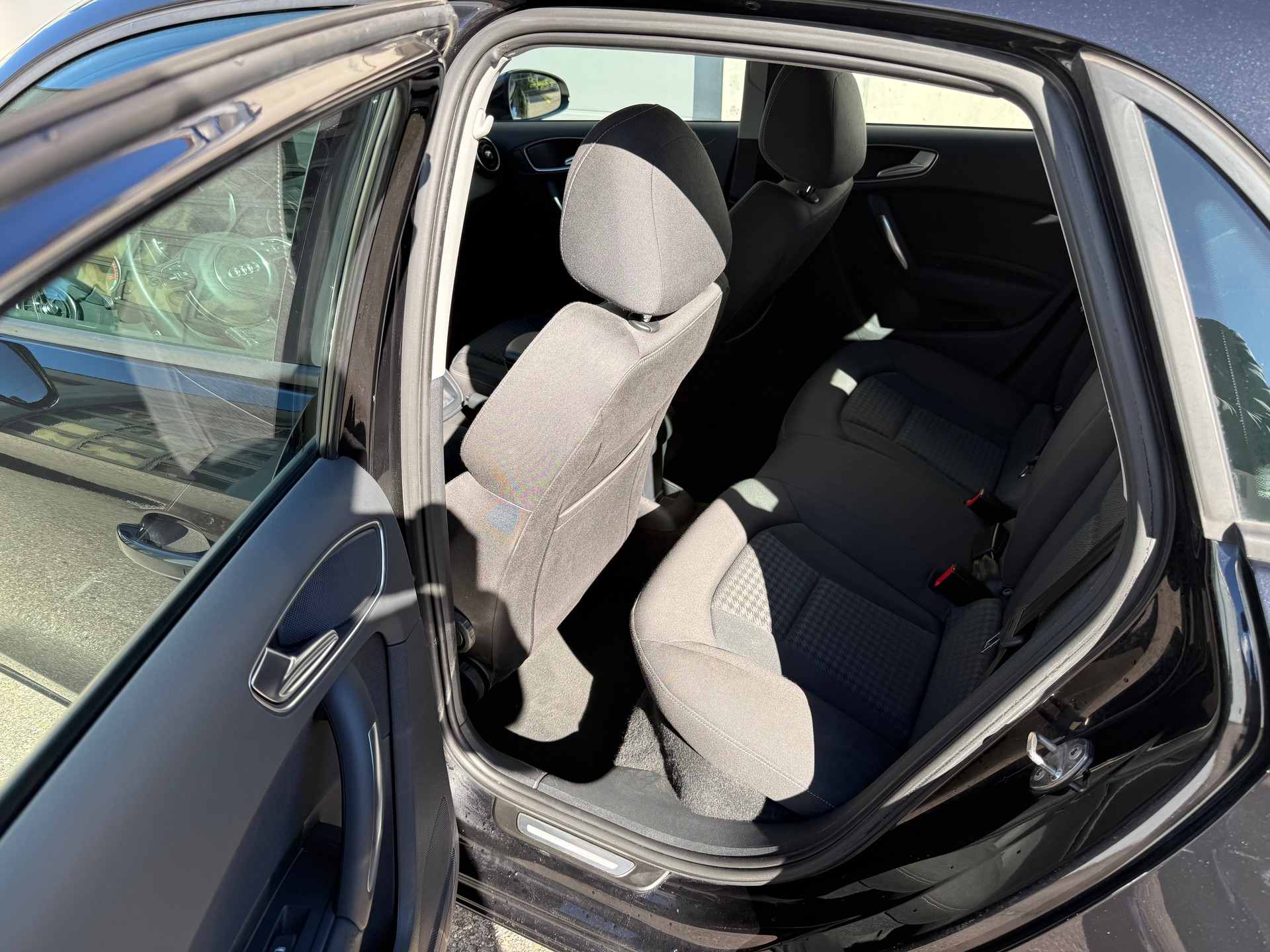 AUDI A1 Sportback 1.4 TFSI Ambition S-tronic-image-22
