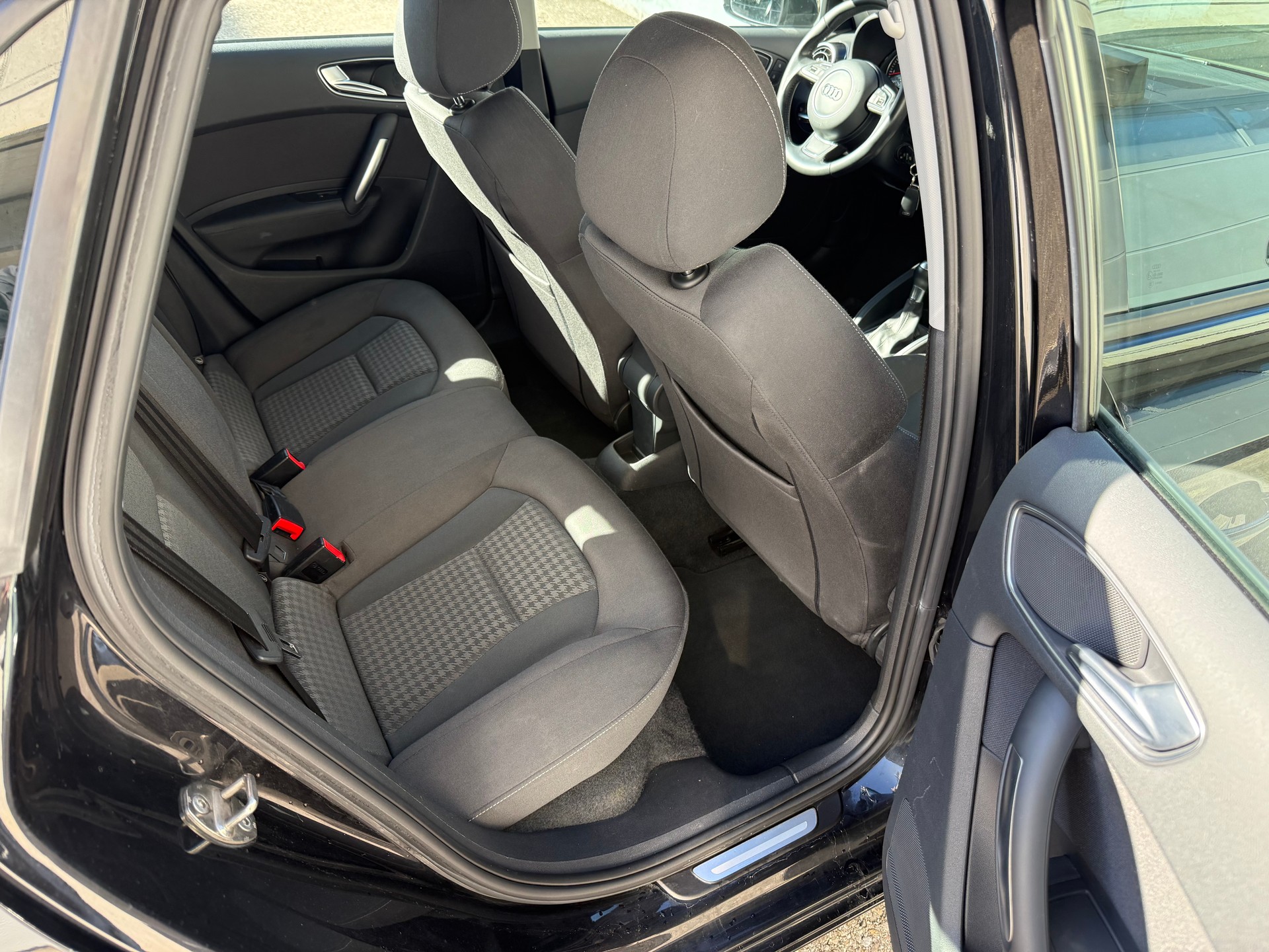 AUDI A1 Sportback 1.4 TFSI Ambition S-tronic-image-23