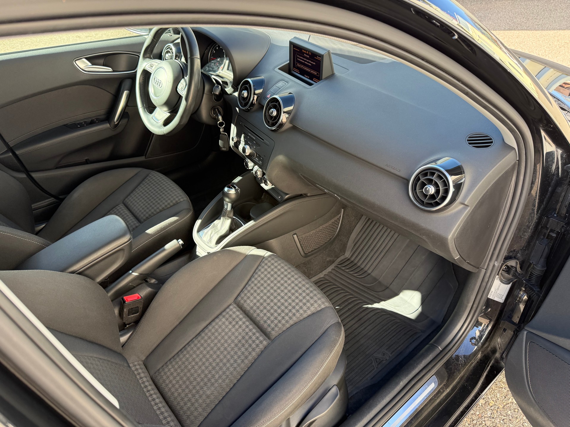 AUDI A1 Sportback 1.4 TFSI Ambition S-tronic-image-10