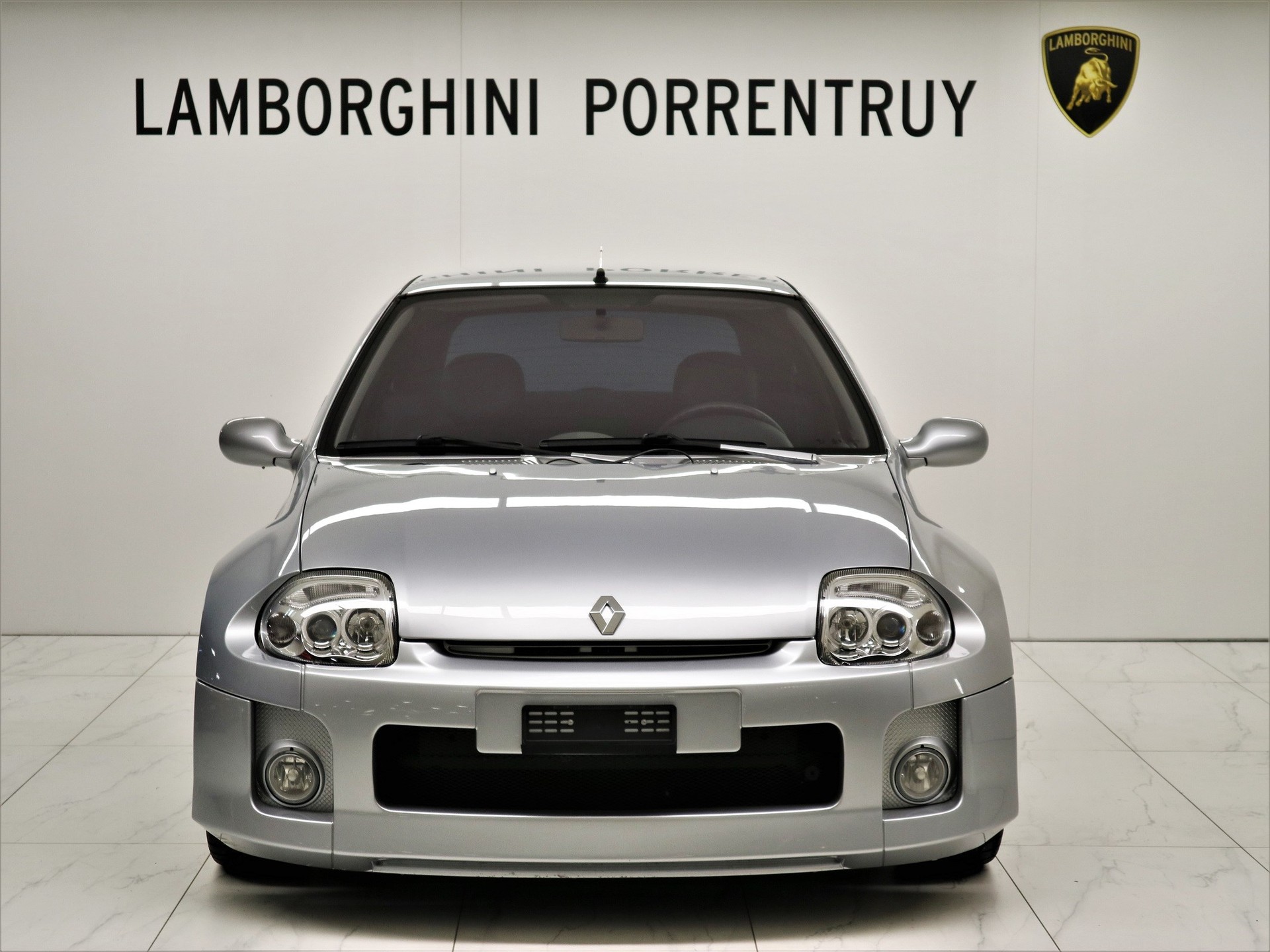 RENAULT Clio 3.0 V6-image-4