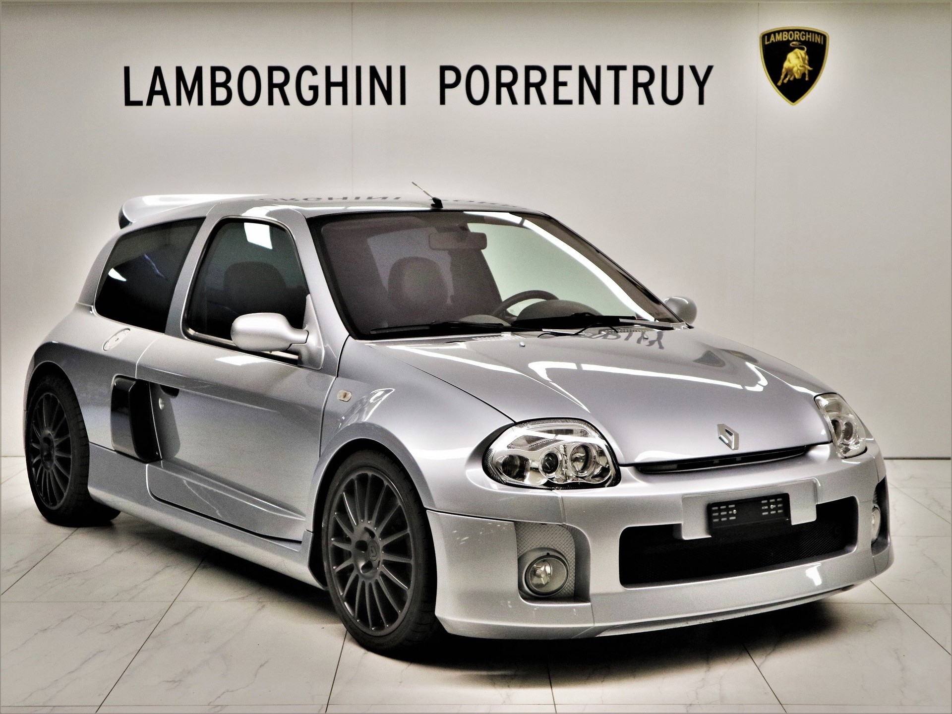 RENAULT Clio 3.0 V6