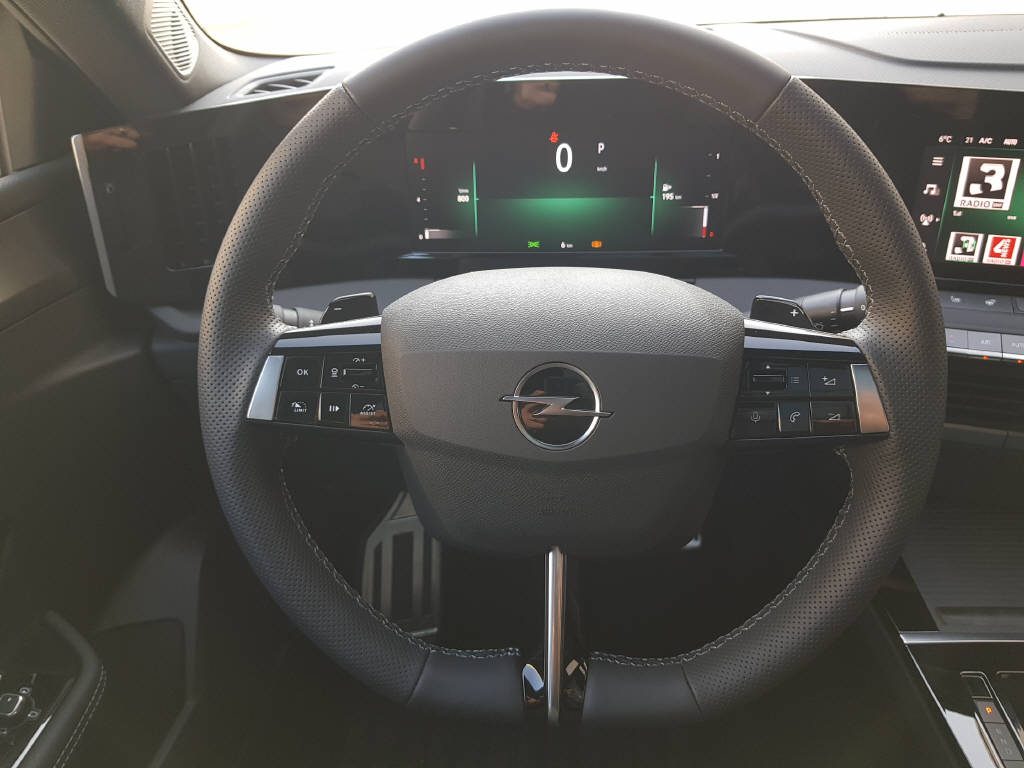OPEL Astra 1.2 T 130 Ultimate-image-5