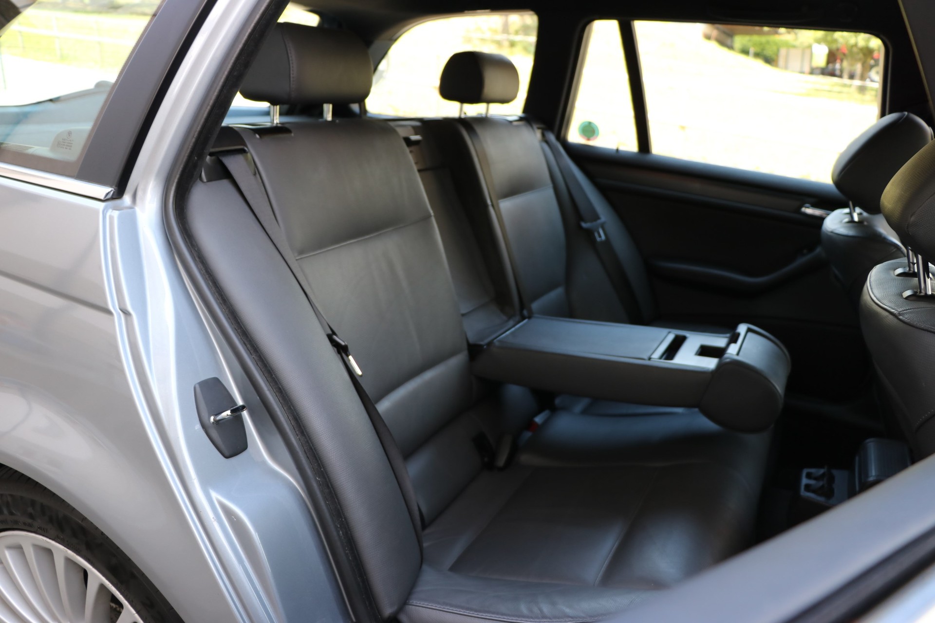 BMW 320d Touring-image-12
