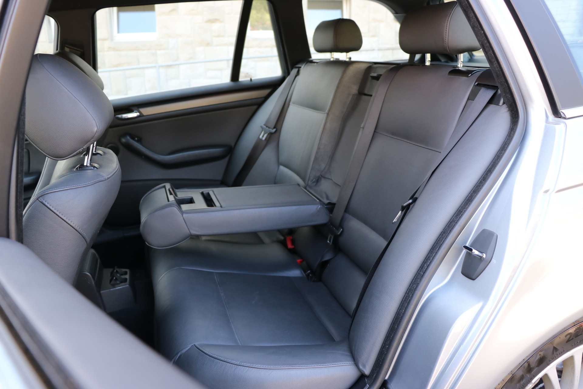BMW 320d Touring-image-11