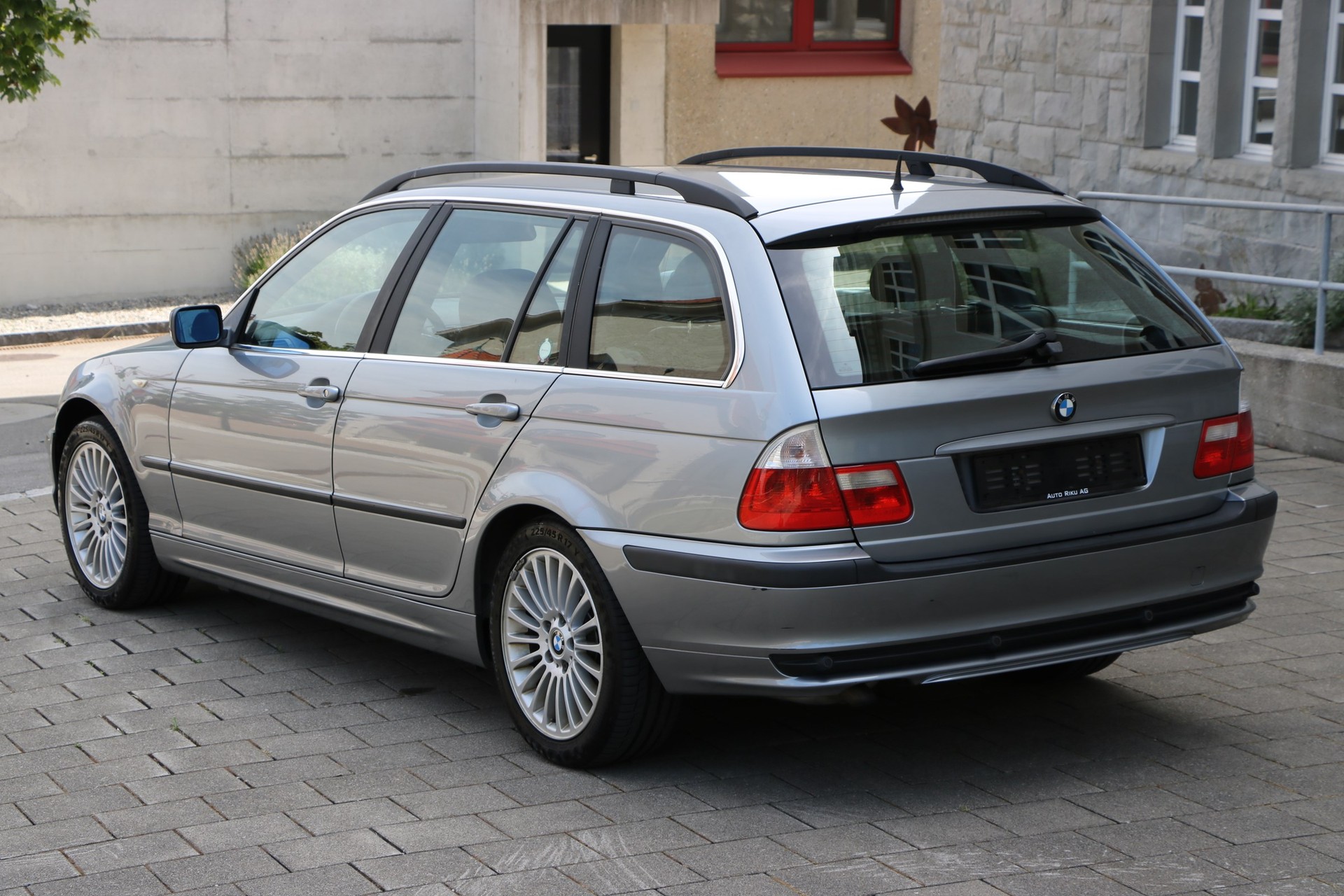 BMW 320d Touring-image-3