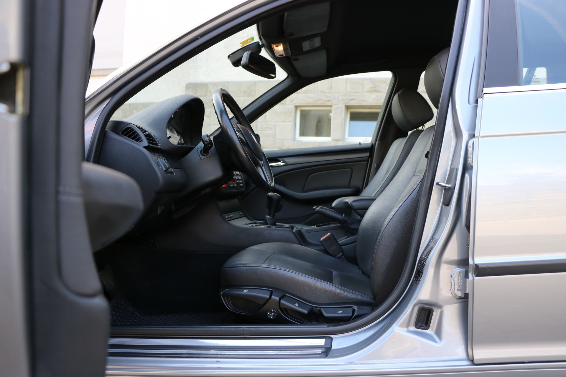 BMW 320d Touring-image-7