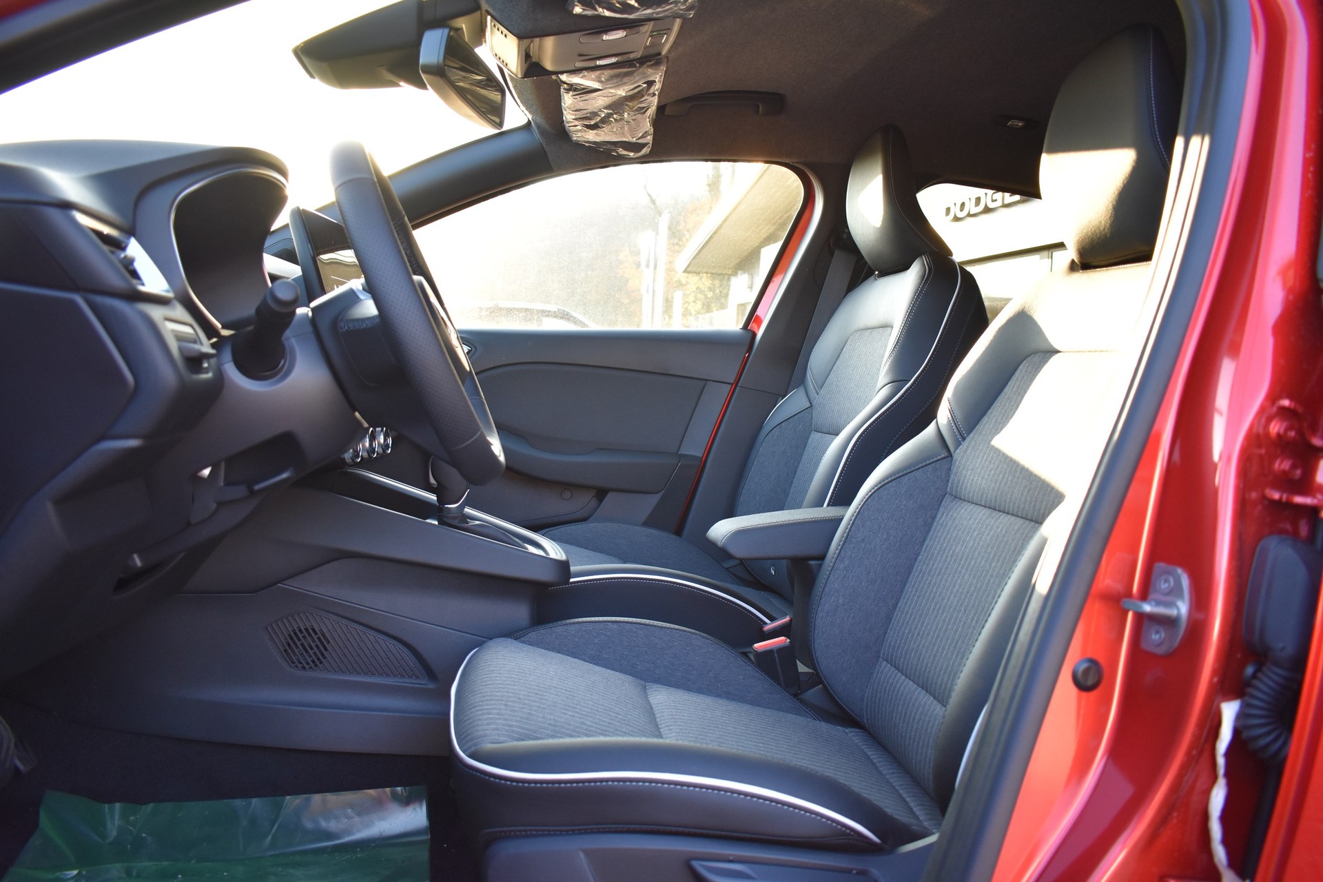MITSUBISHI COLT 1.6 HEV Instyle-image-10