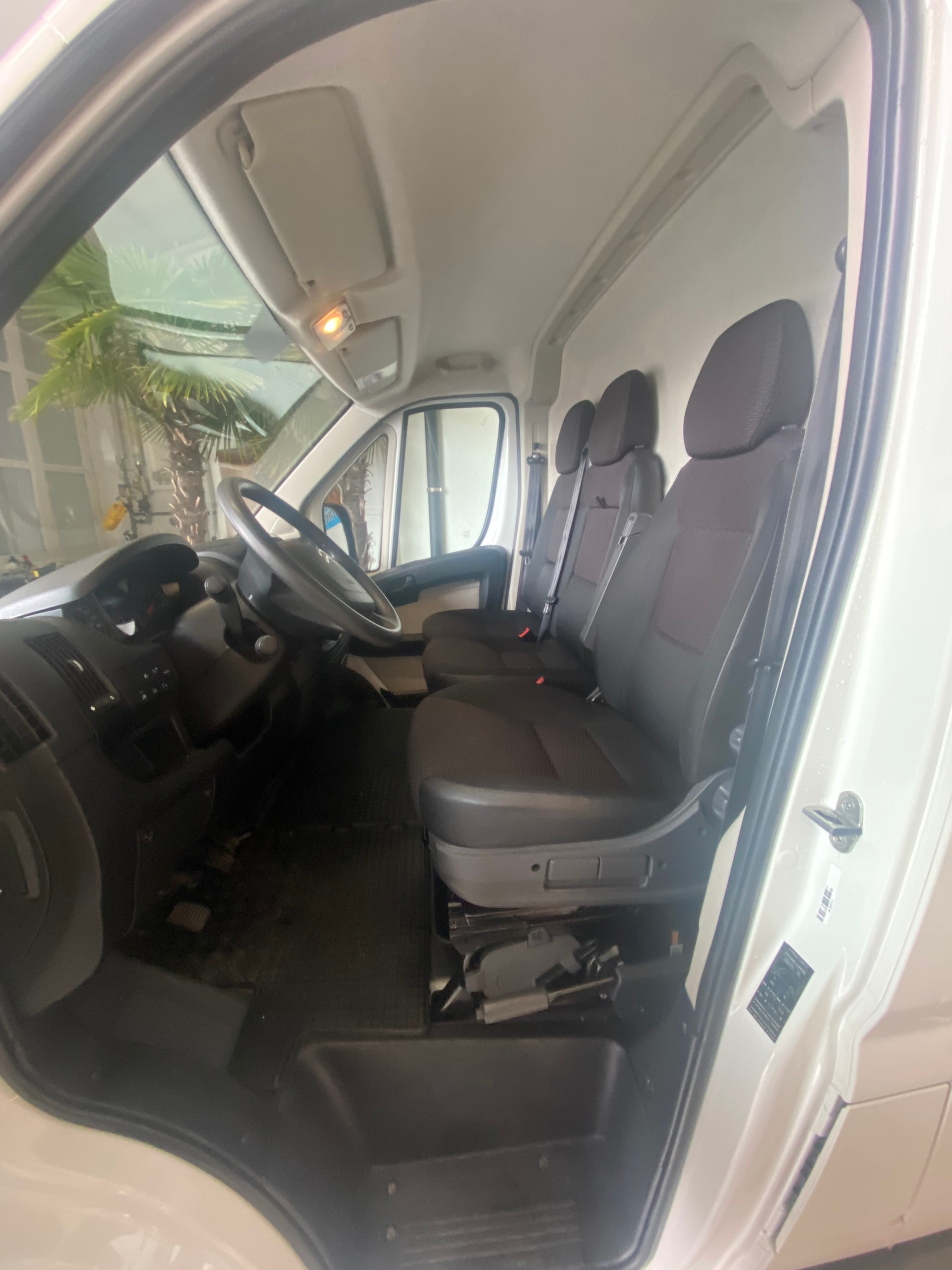 CITROEN Jumper 35 2.2 BlueHDi 140 Club L3H2-image-6