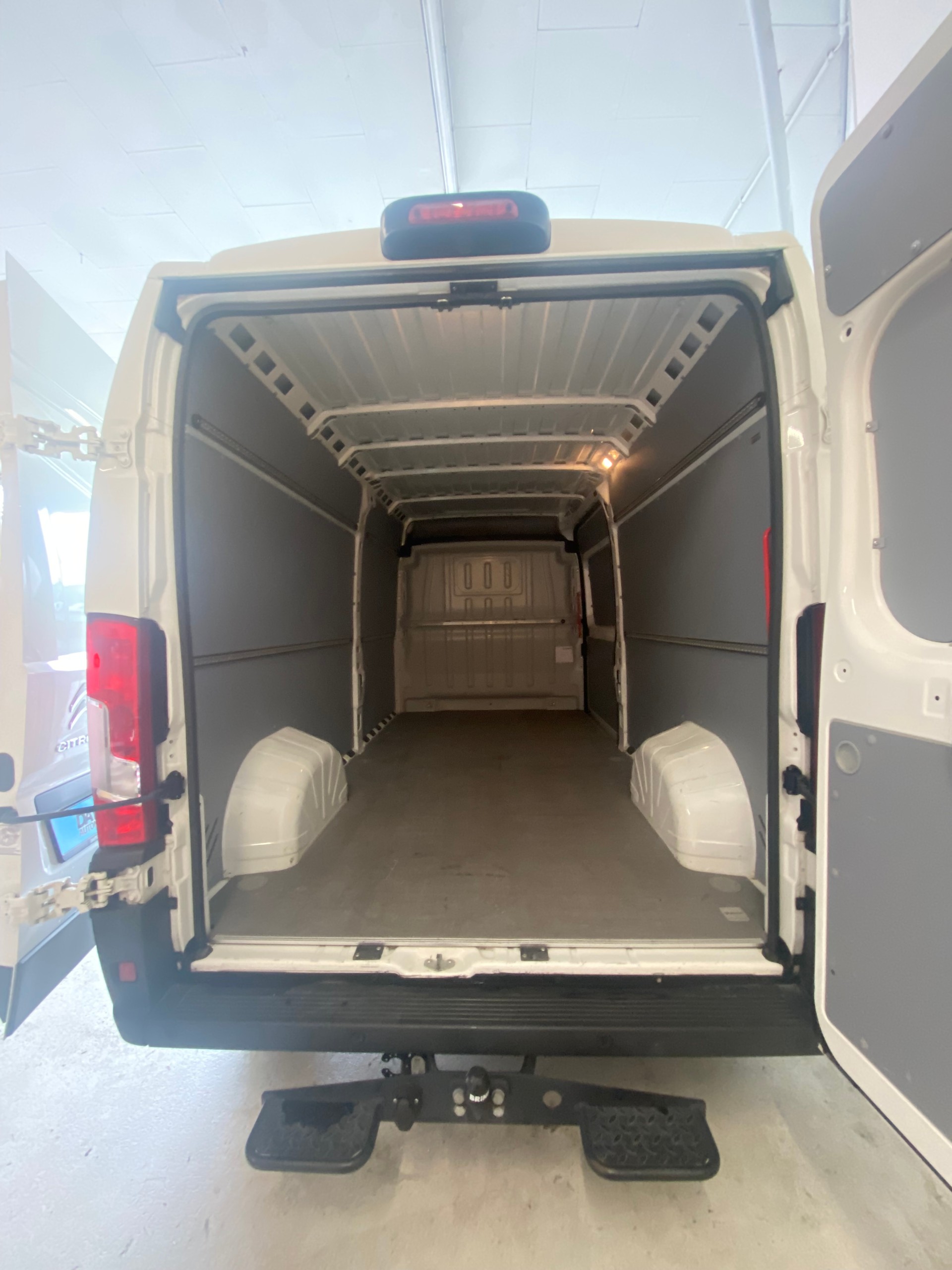 CITROEN Jumper 35 2.2 BlueHDi 140 Club L3H2-image-5