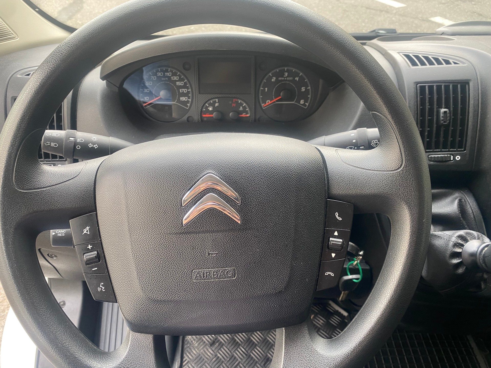 CITROEN Jumper 35 2.2 BlueHDi 140 Club L3H2-image-12