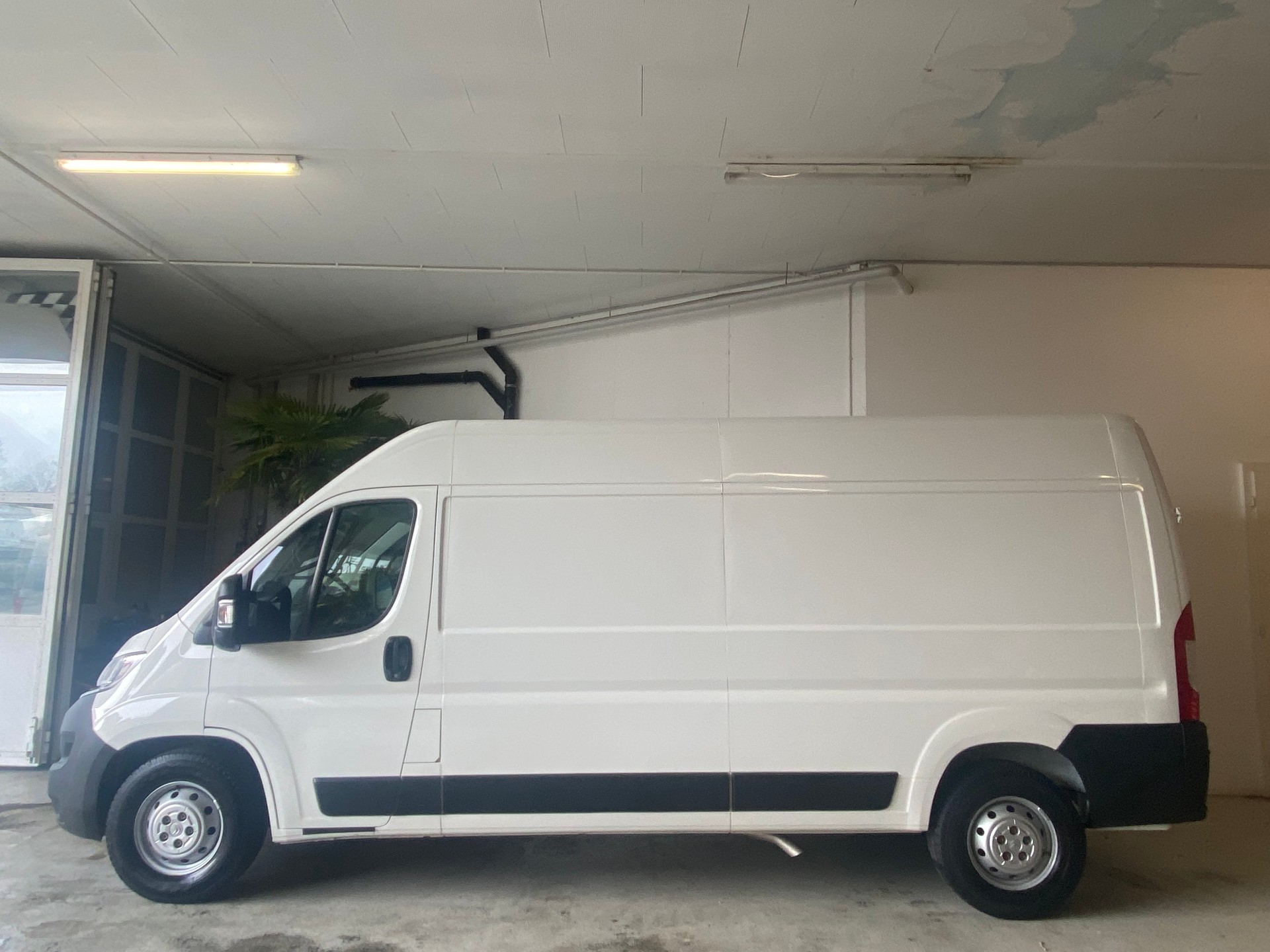 CITROEN Jumper 35 2.2 BlueHDi 140 Club L3H2-image-1