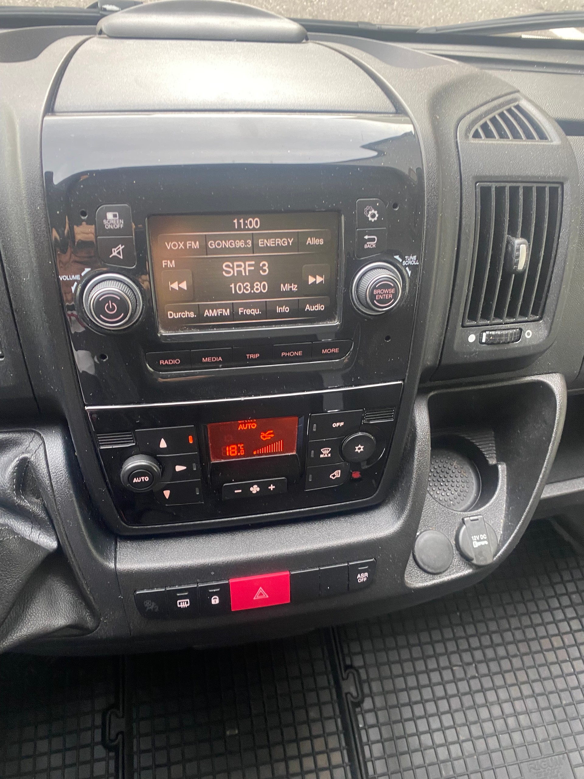 CITROEN Jumper 35 2.2 BlueHDi 140 Club L3H2-image-9