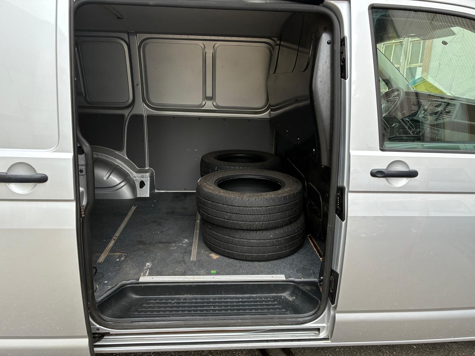 VW T6.1 2.0 TDI 4Motion-image-11