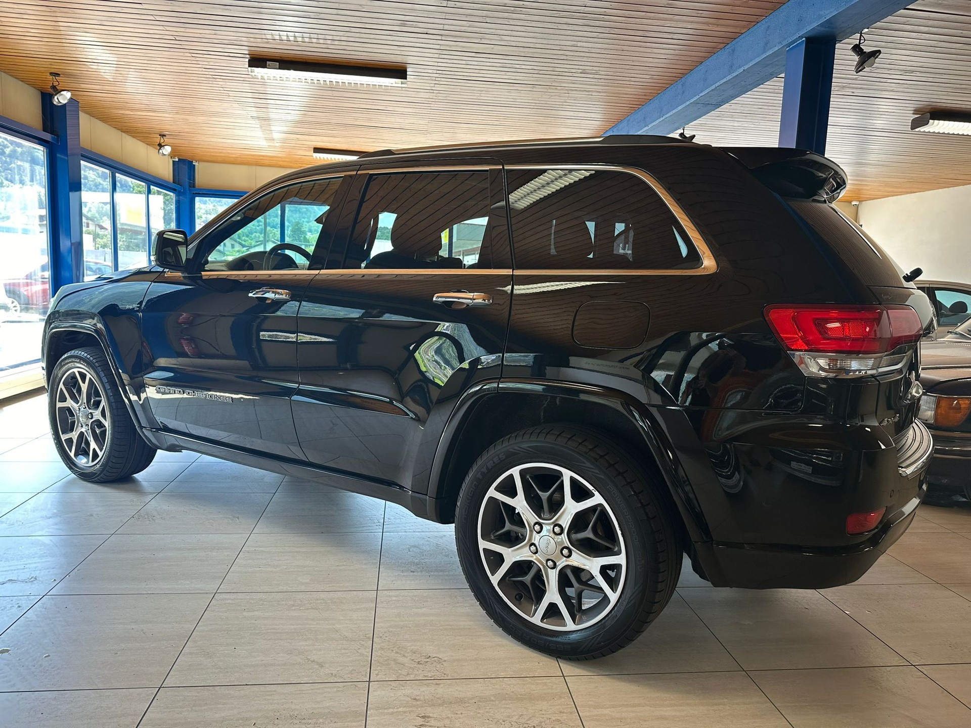 JEEP Grand Cherokee 3.0 CRD 250 Overland-image-3