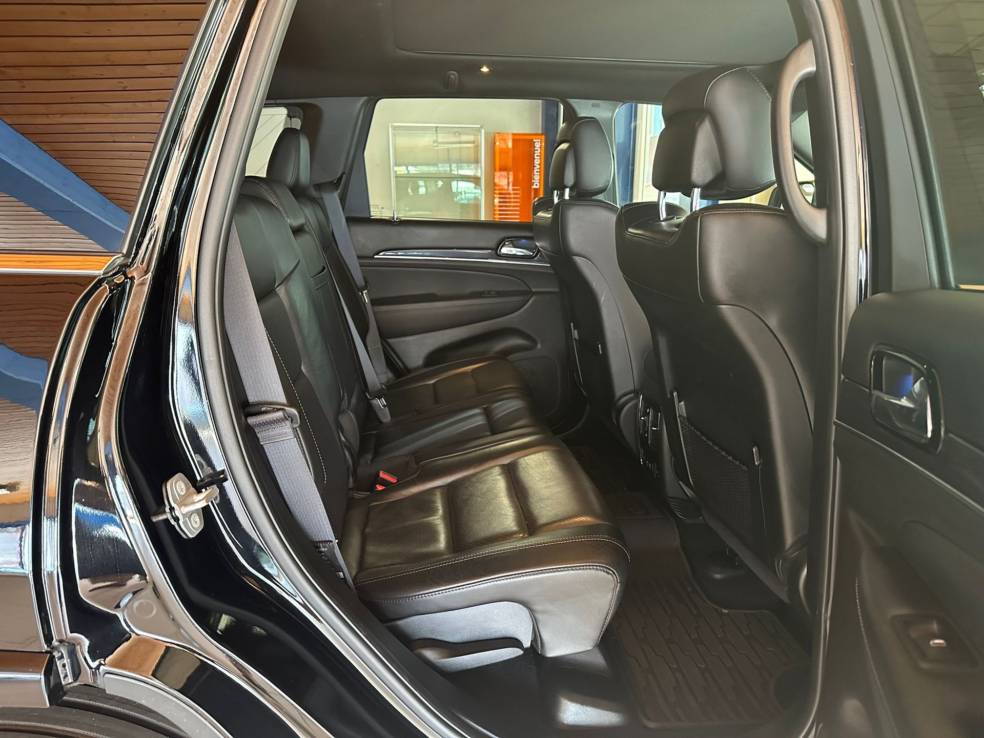 JEEP Grand Cherokee 3.0 CRD 250 Overland-image-14