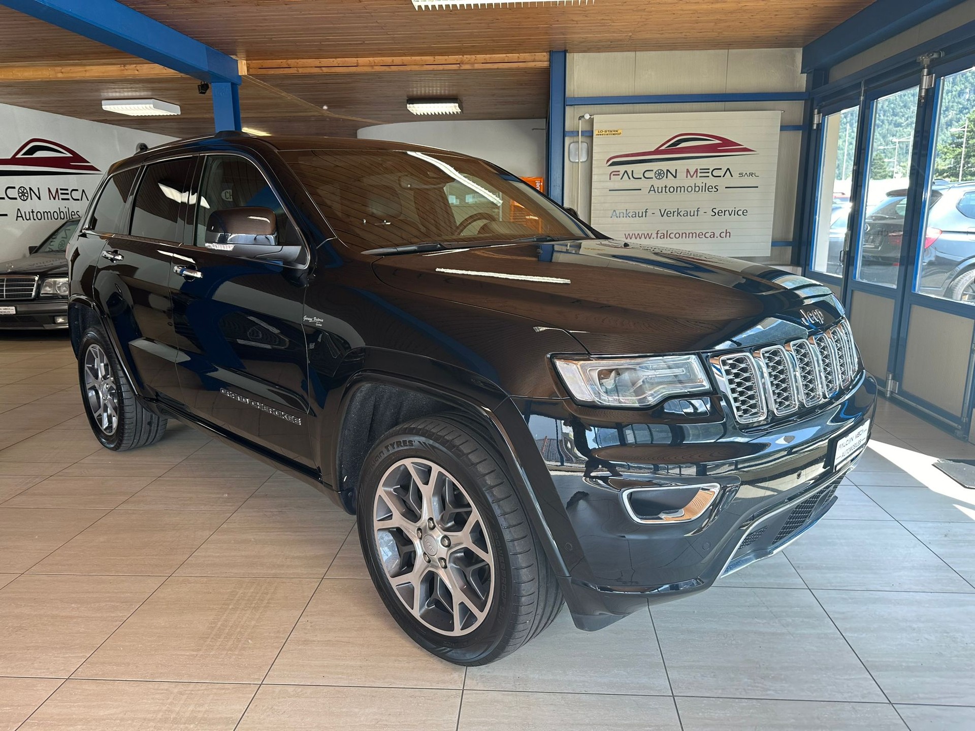 JEEP Grand Cherokee 3.0 CRD 250 Overland-image-8