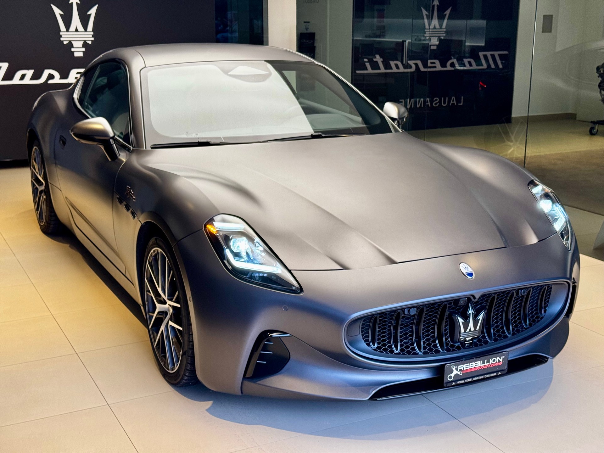 MASERATI GranTurismo Folgore 92kWh-showroom-element-2