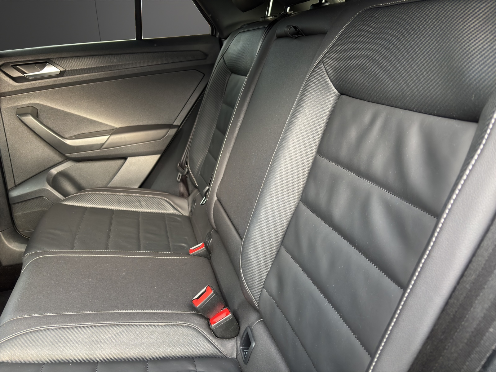 VW T-Roc 2.0 TSI R DSG 4Motion-image-10