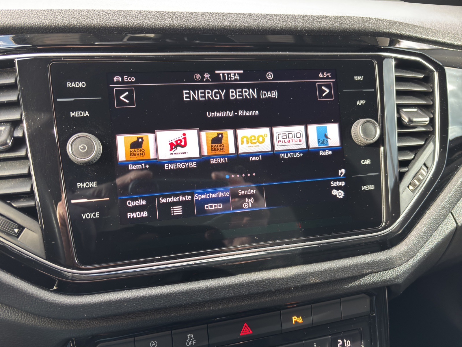 VW T-Roc 2.0 TSI R DSG 4Motion-image-8