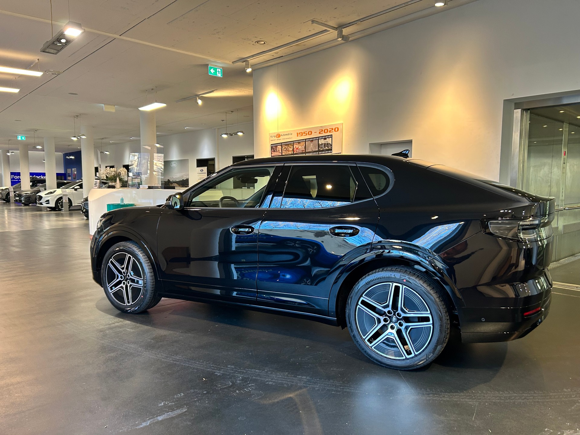 FORD Capri Elektro 79kWh Dual Extended Range Premium AWD-image-4