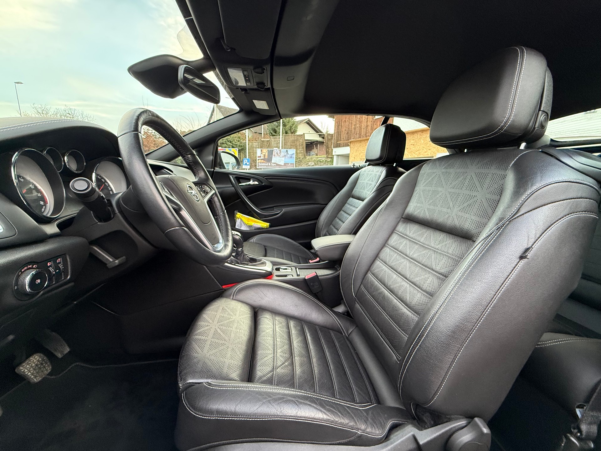 OPEL Cascada 1.4i 16V Turbo Cosmo-image-17